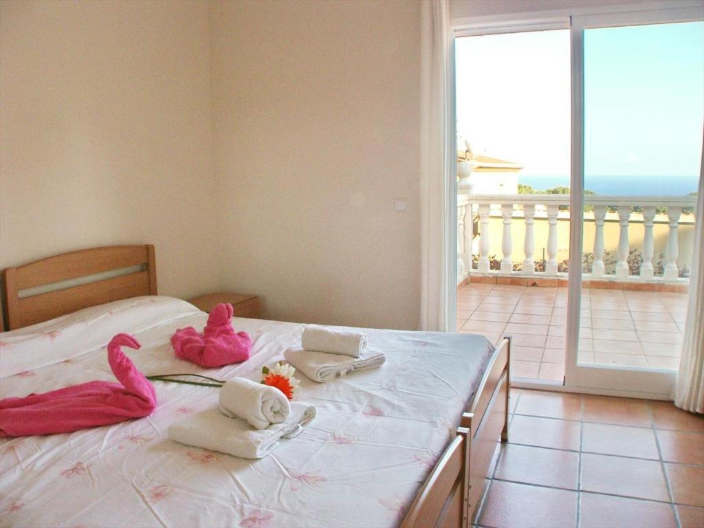 Villa photo 2