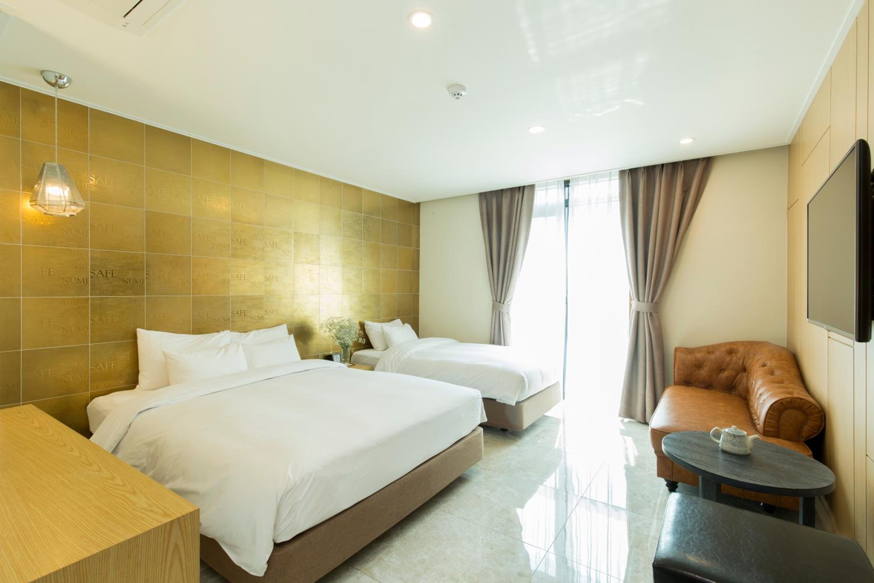Deluxe Twin Room photo 3