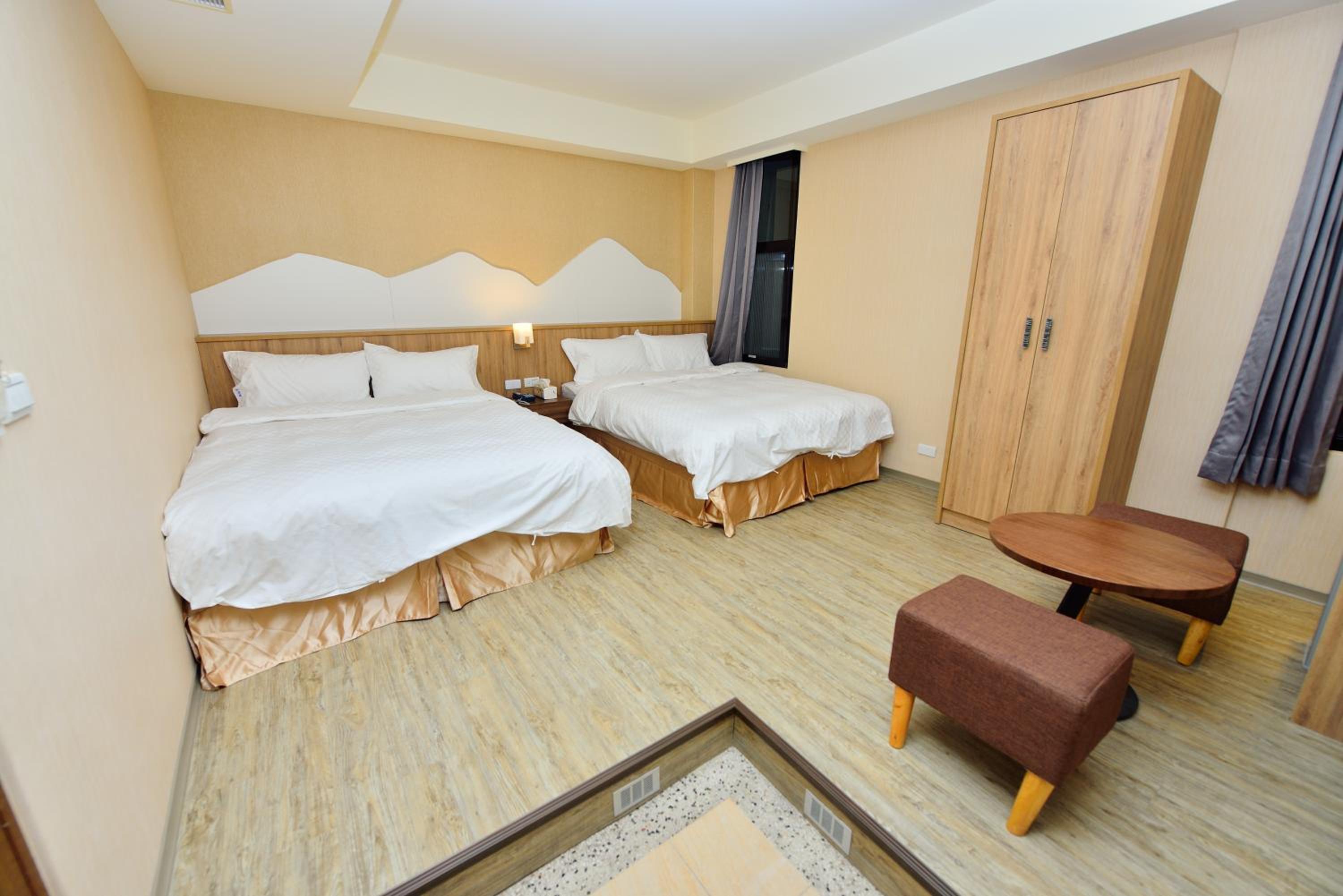 Classic Quadruple Room photo 3