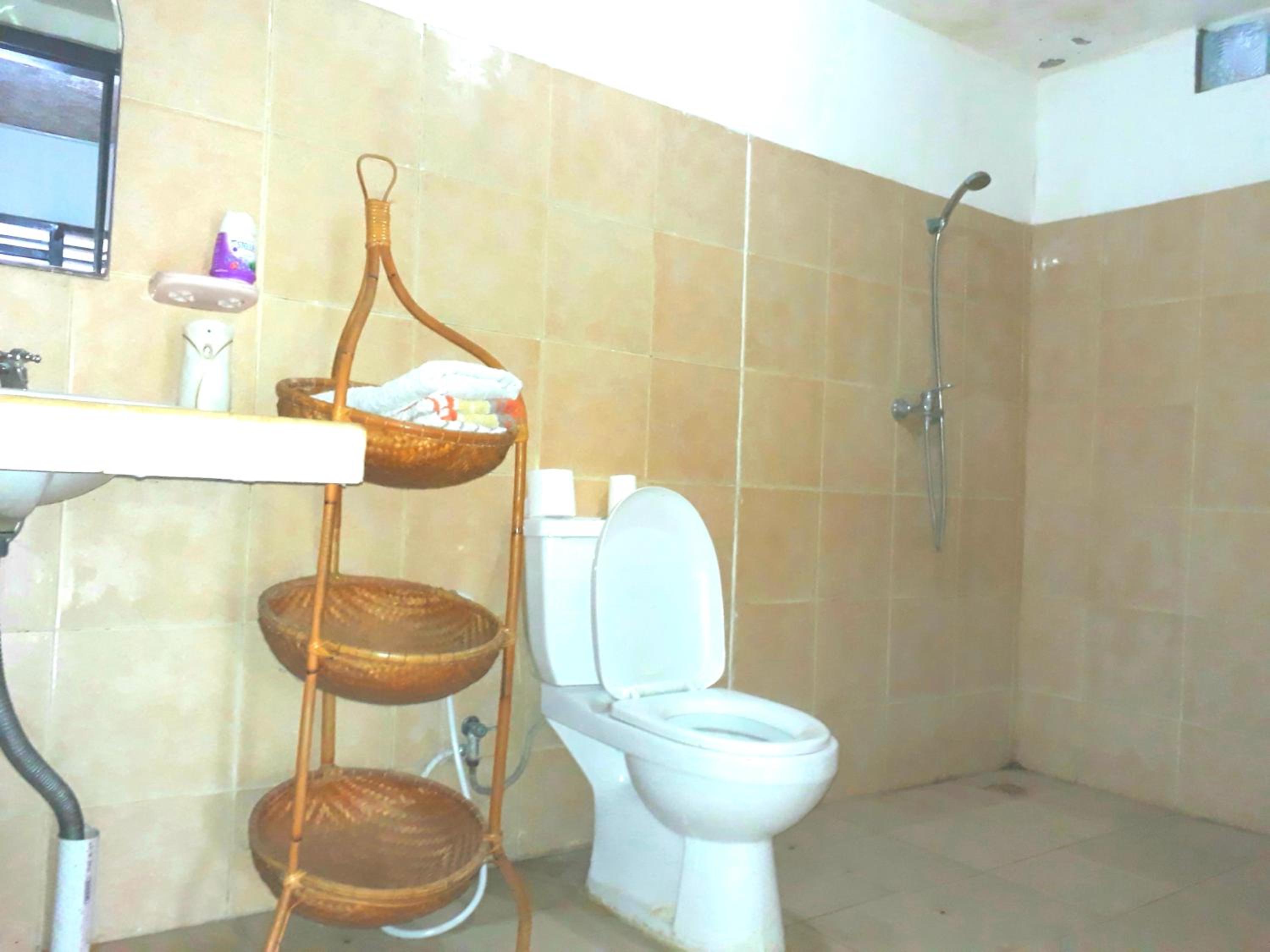 Double Room with Private Bathroom - Photo 19
