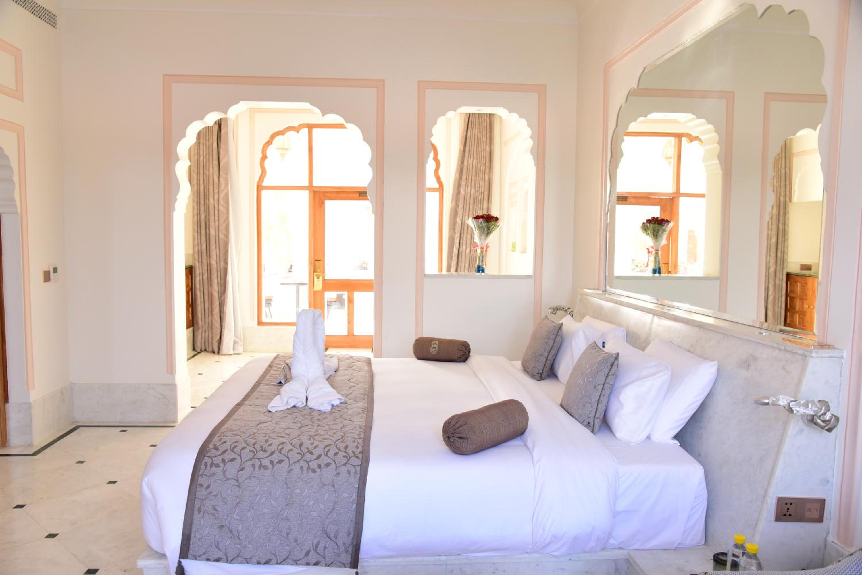 Luxury Villa with Private Pool : Welcome drink on arrival, 2 pints of Kingfisher lager beer, One child up to 10 years complimentary without extra bed,20% discount on all resort services, Complimentary Mini Bar - Photo 18