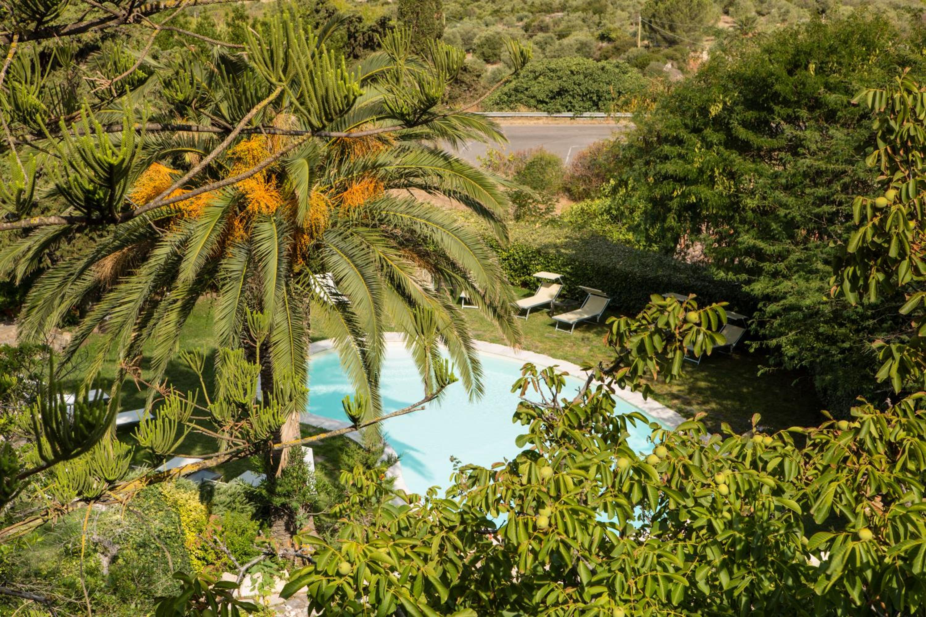Double or Twin Room with Garden View - Photo 5