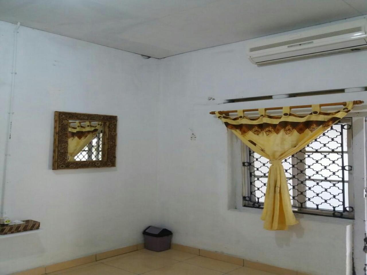 Double Room with AC - Shared Bathroom