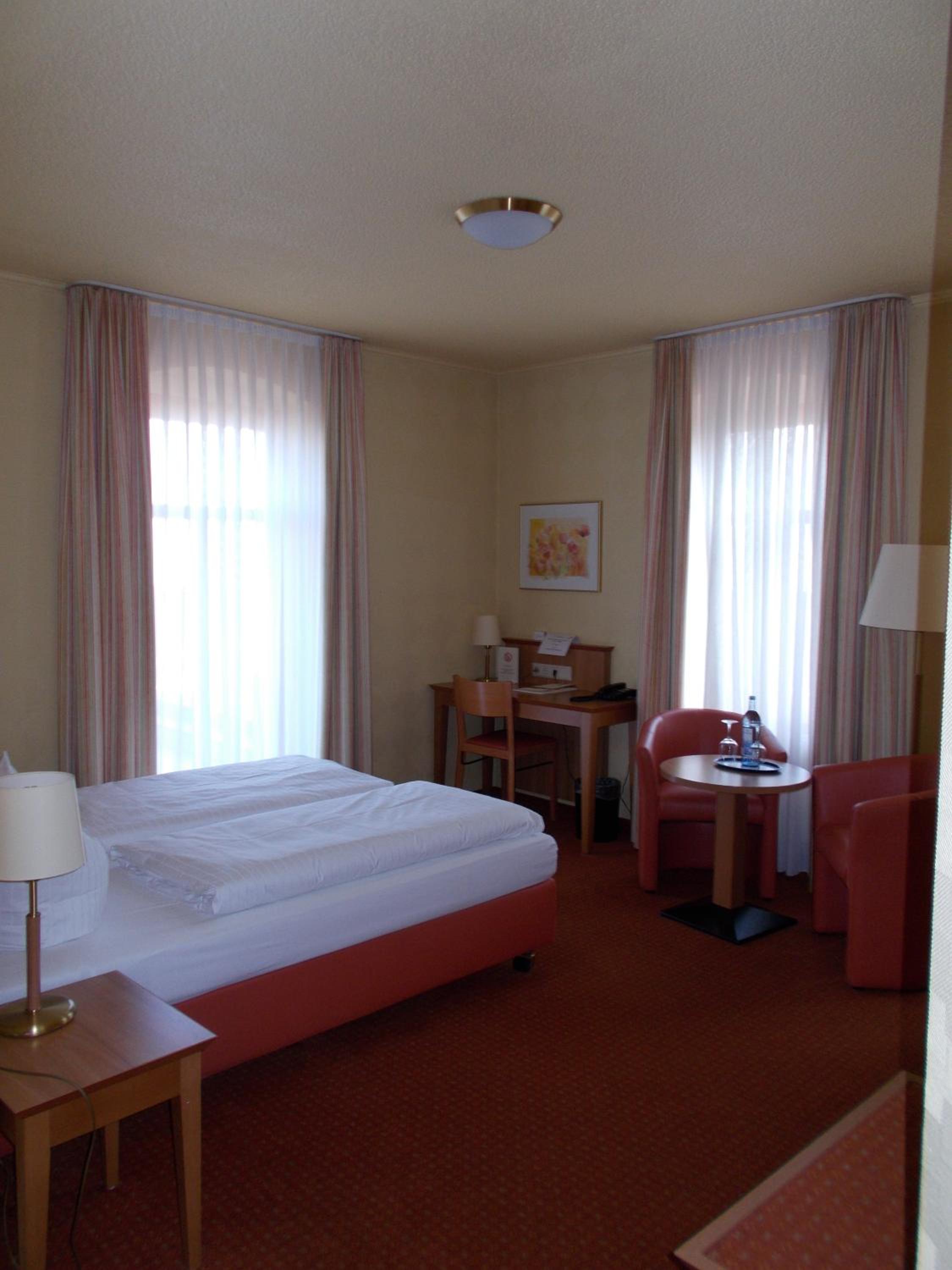 Double Room - Photo 11