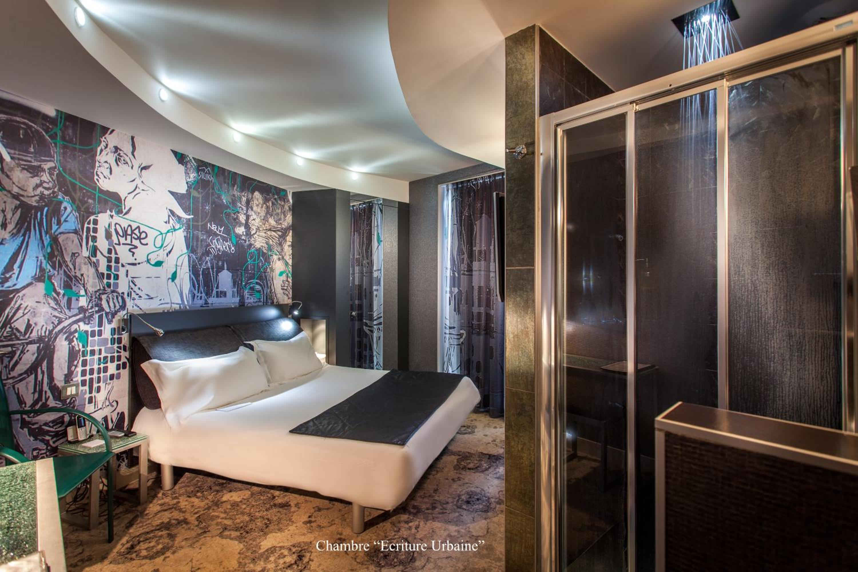 Superior Double Room with Massaging-Jet Shower photo 1