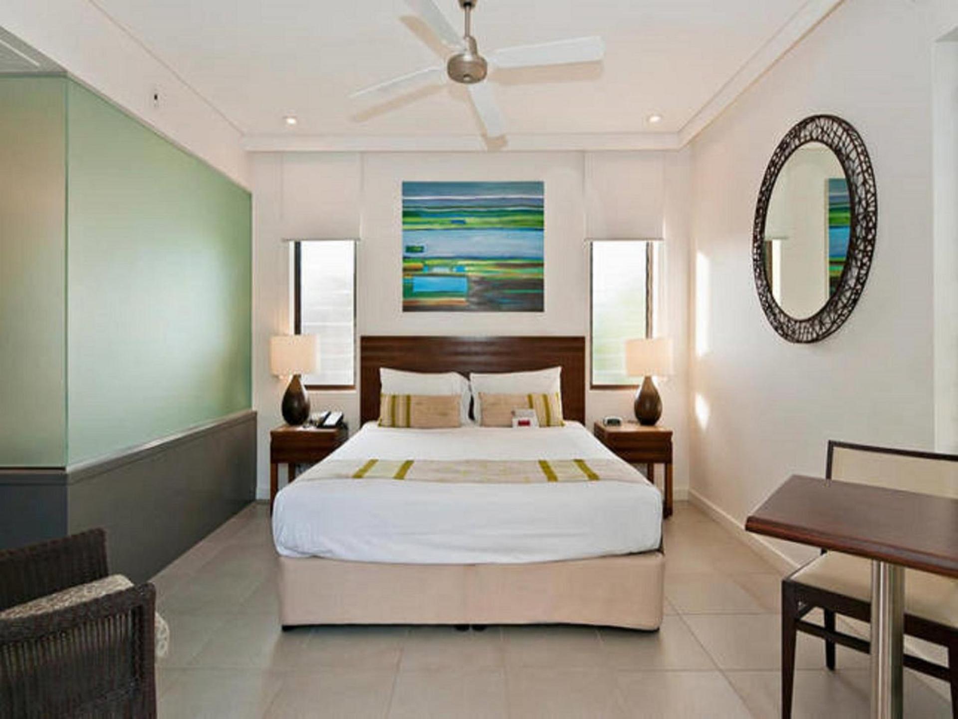 One-Bedroom Deluxe King Studio Suite