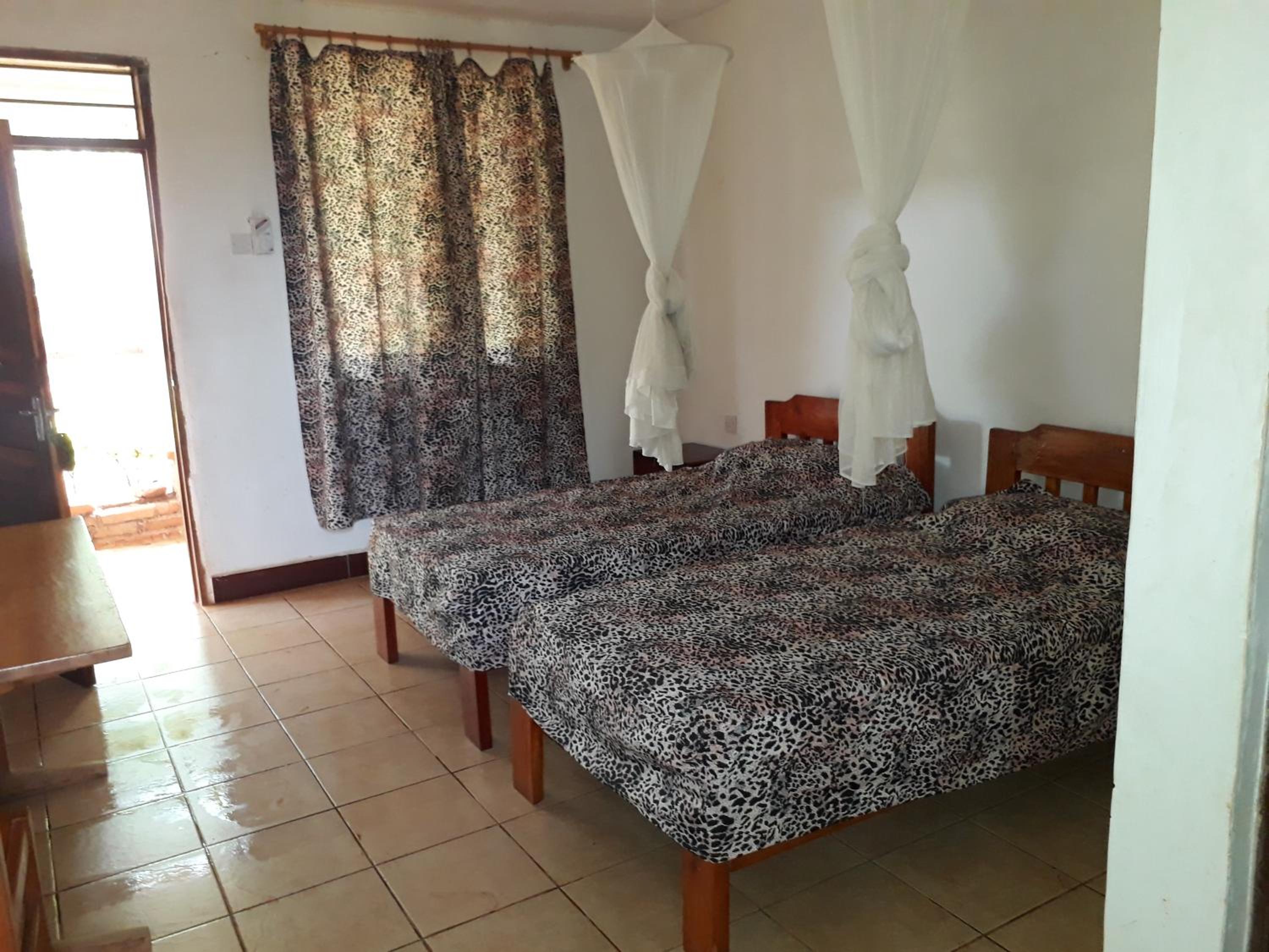 Double Room with Air-Conditioning