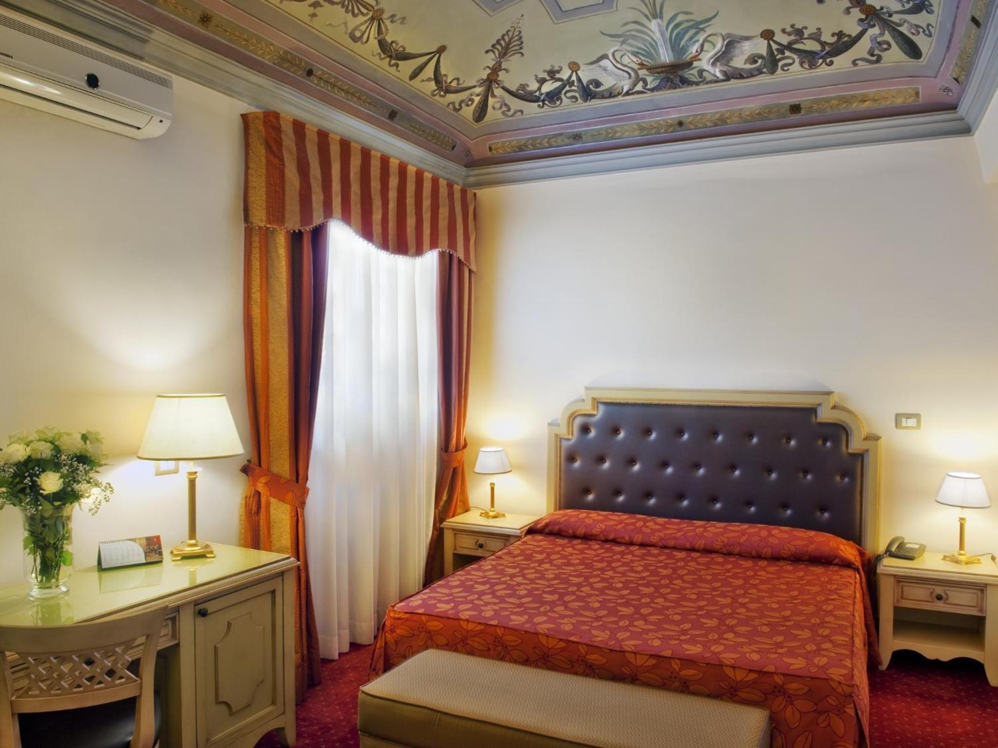 Standard Double or Twin Room - Photo 1