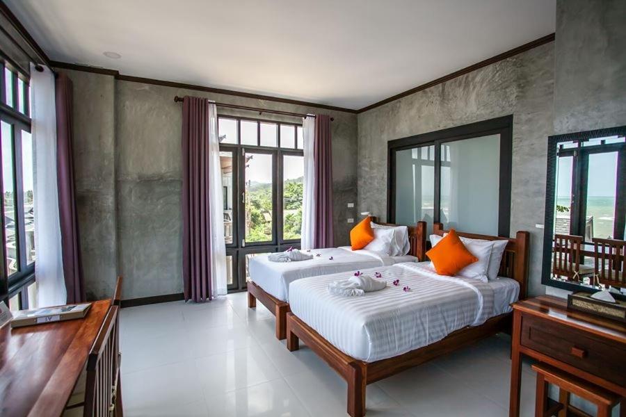 Villa with Private Pool photo 3