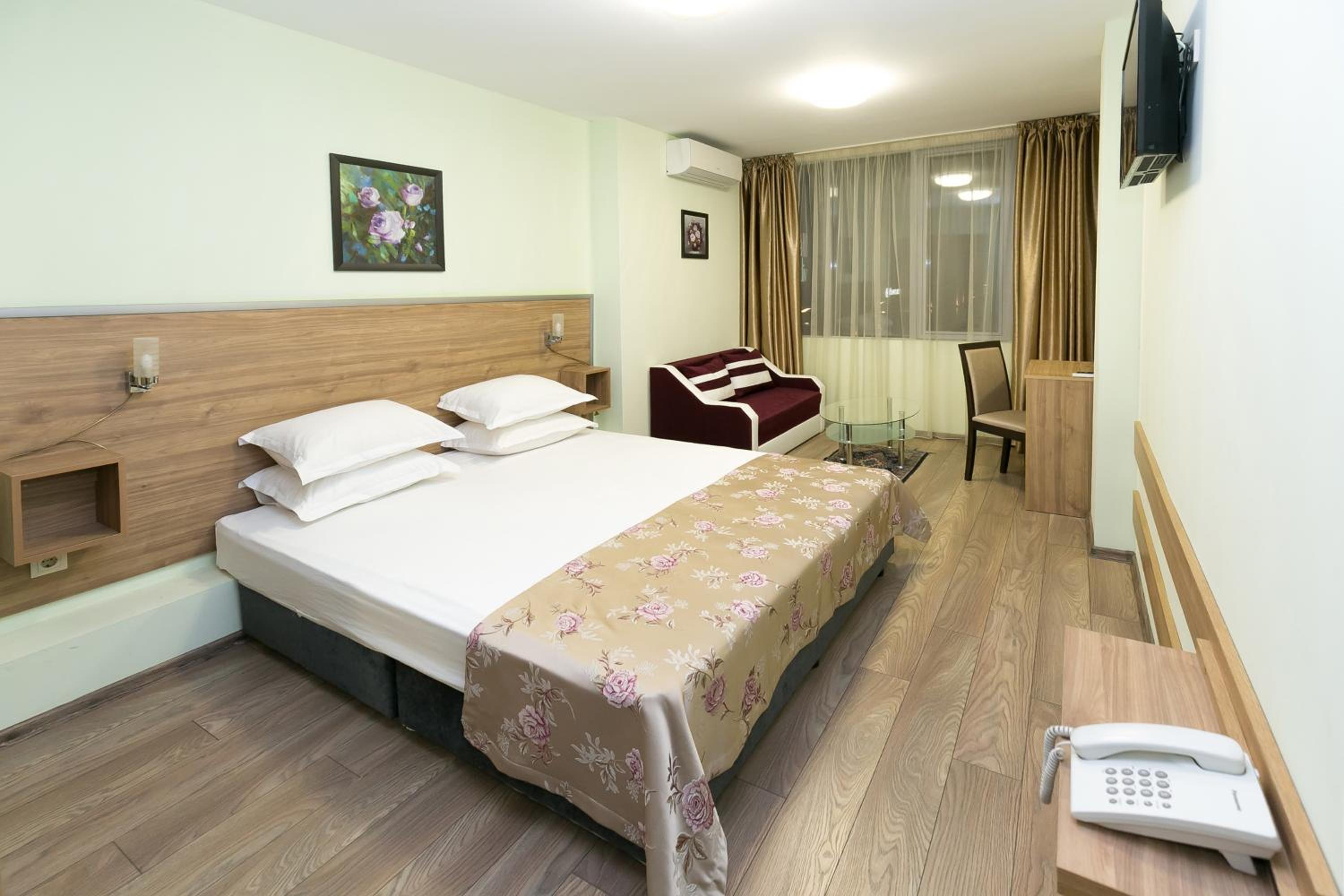 Large Double Room