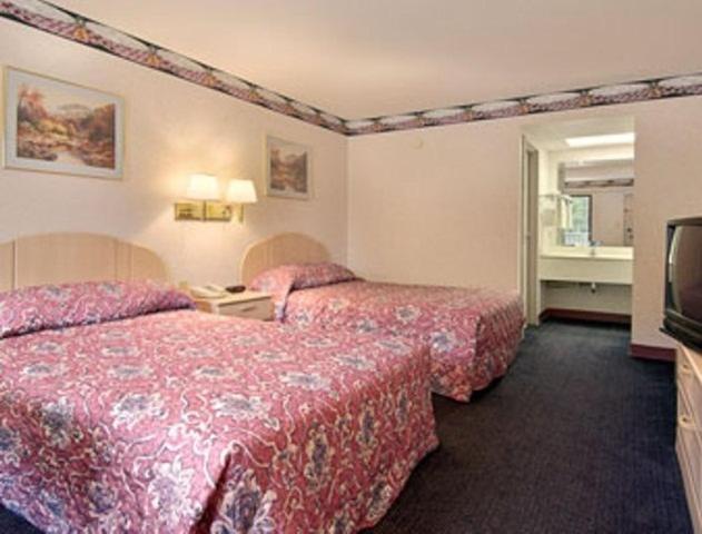 Deluxe Double Room with Two Double Beds - Non-Smoking - Photo 1