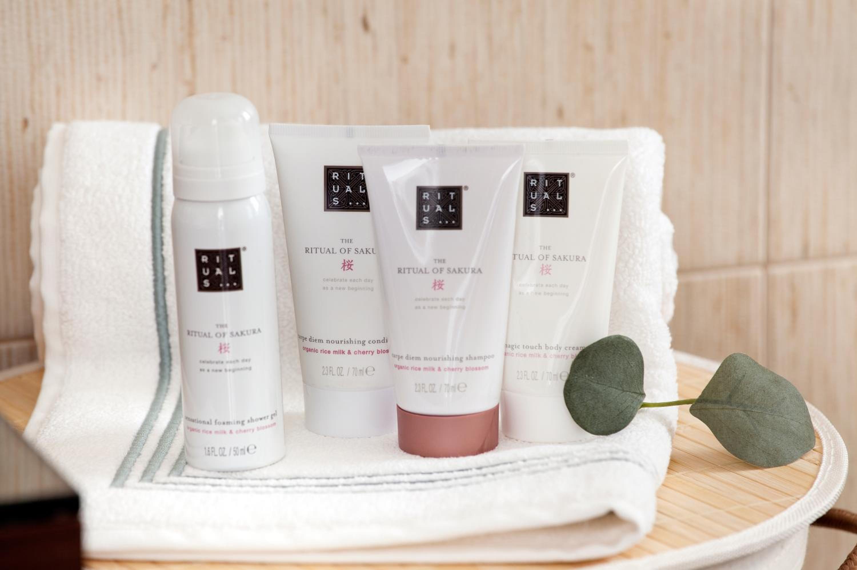 Double Room with Private External Bathroom - Photo 4