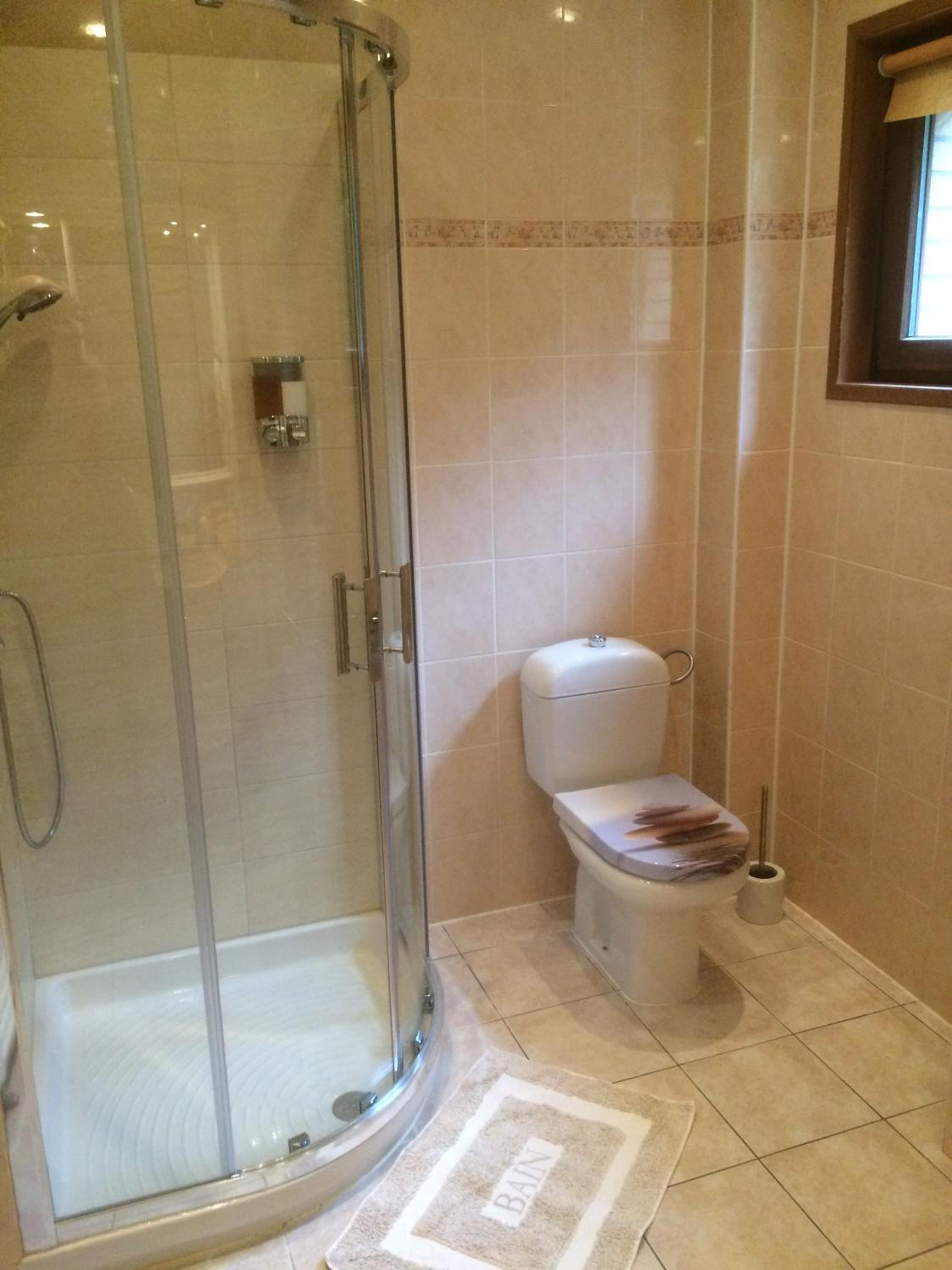 Triple Room with Private External Bathroom - Photo 4