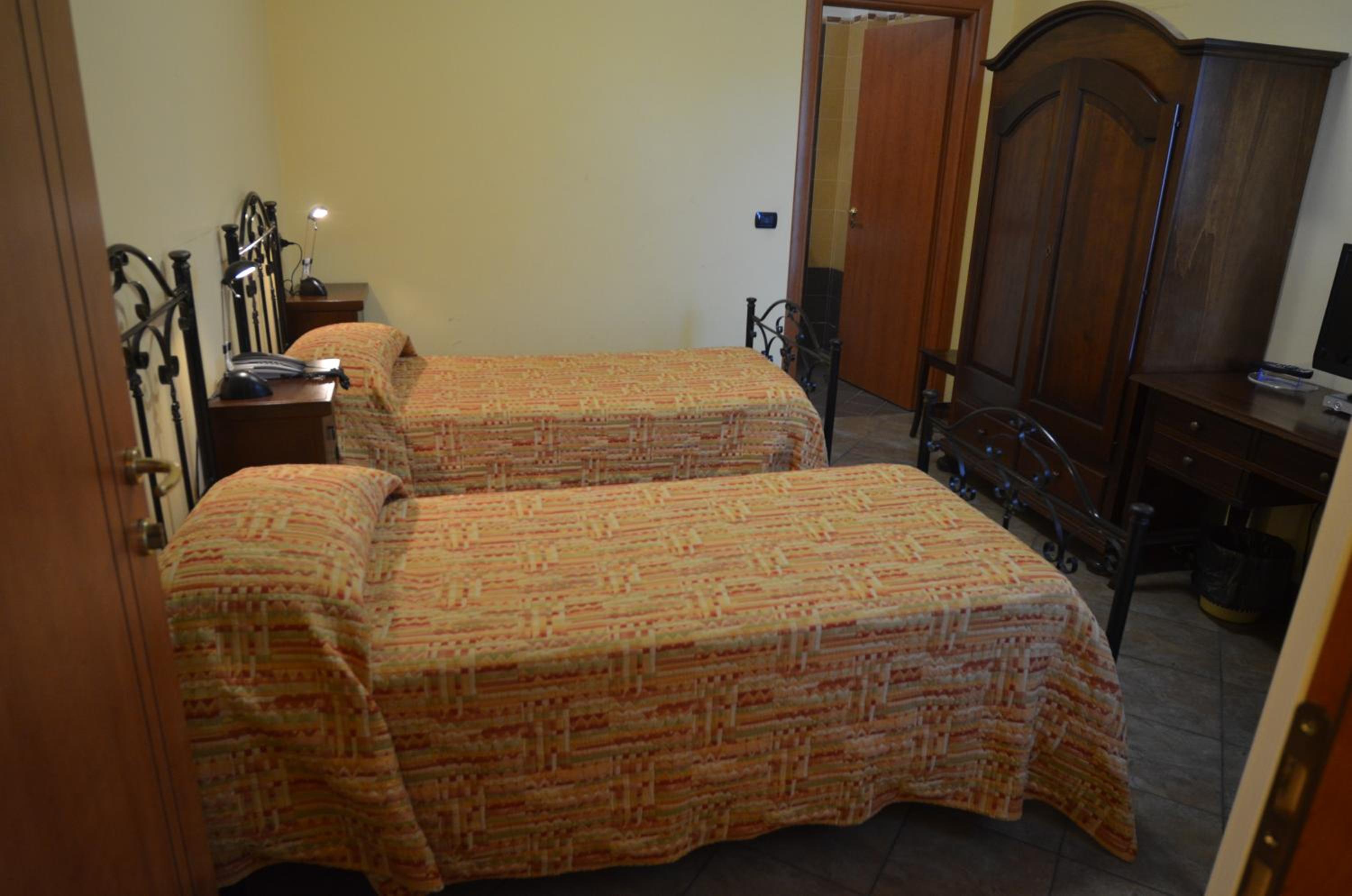 Quarto Twin Standard