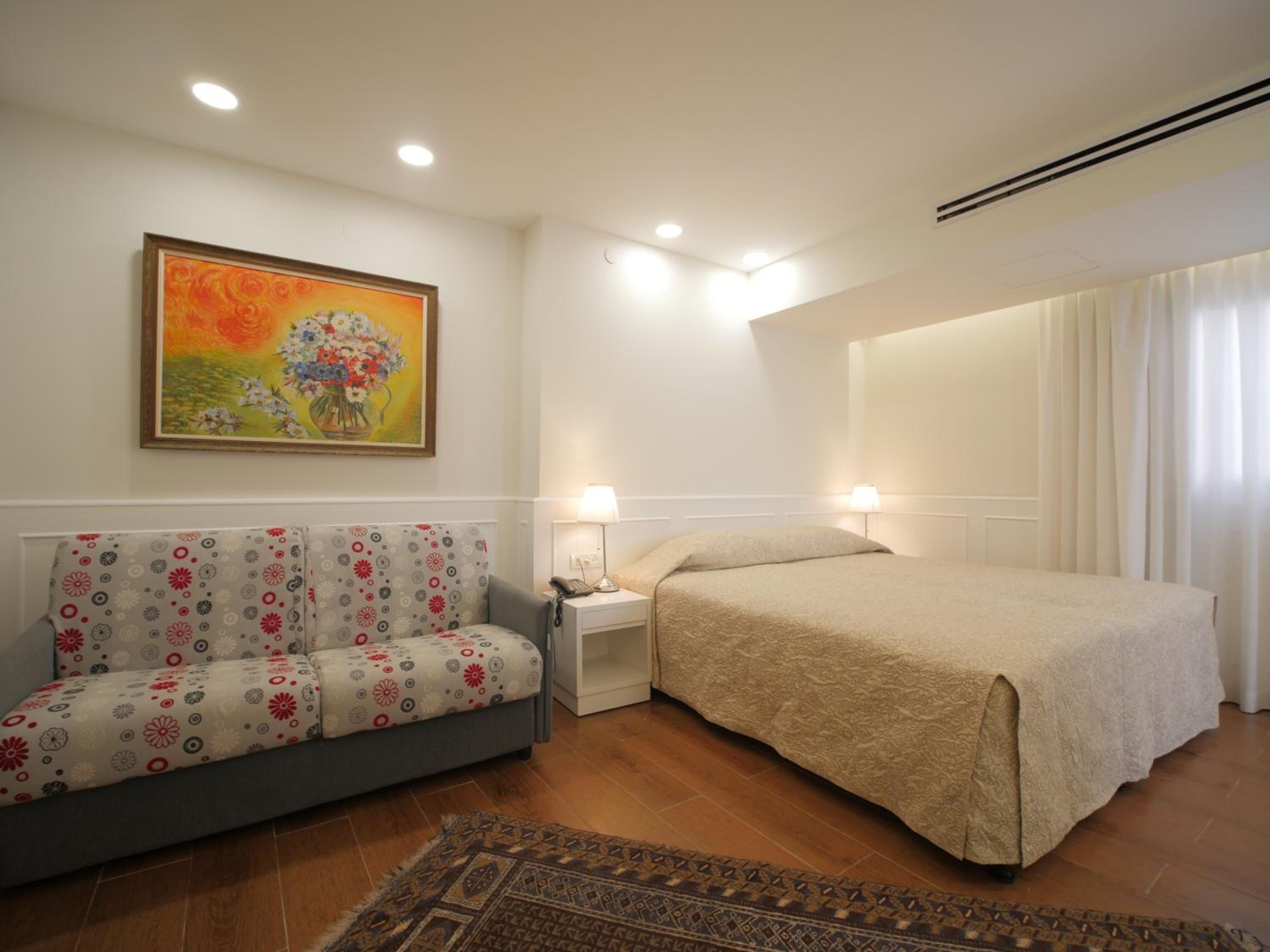 Single Room photo 2
