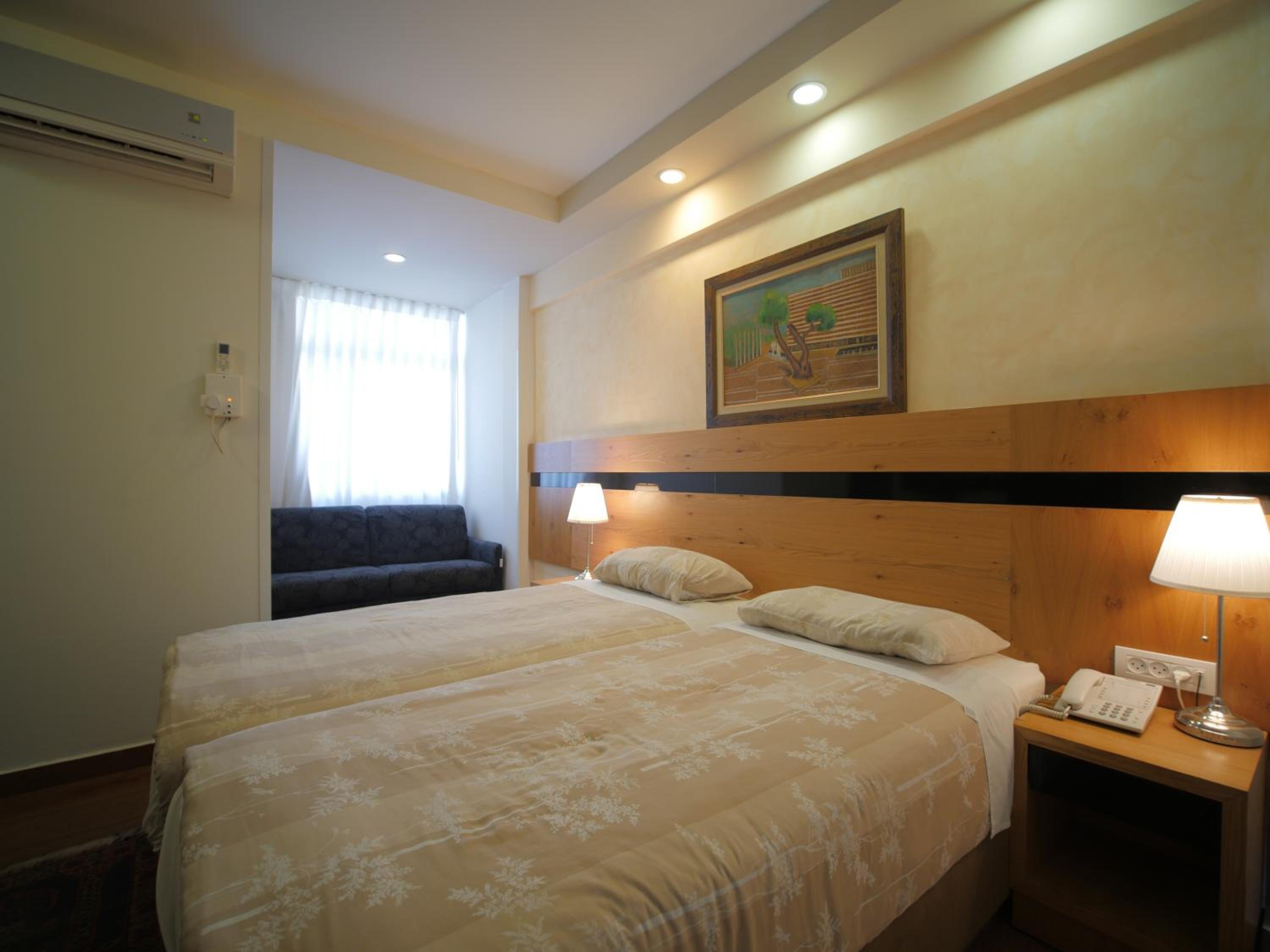 Double or Twin Room photo 2