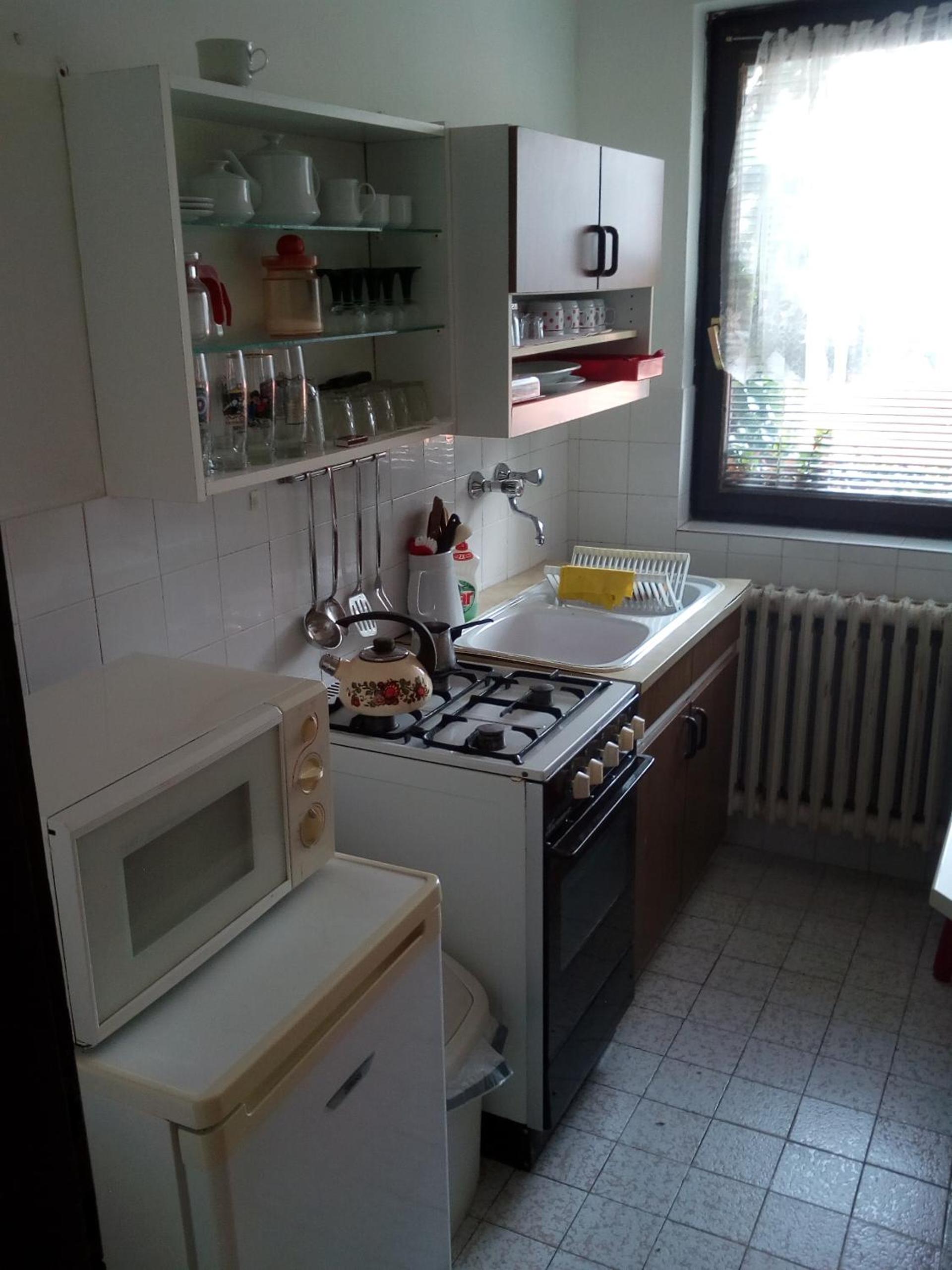 Apartment with Mountain View - Photo 4