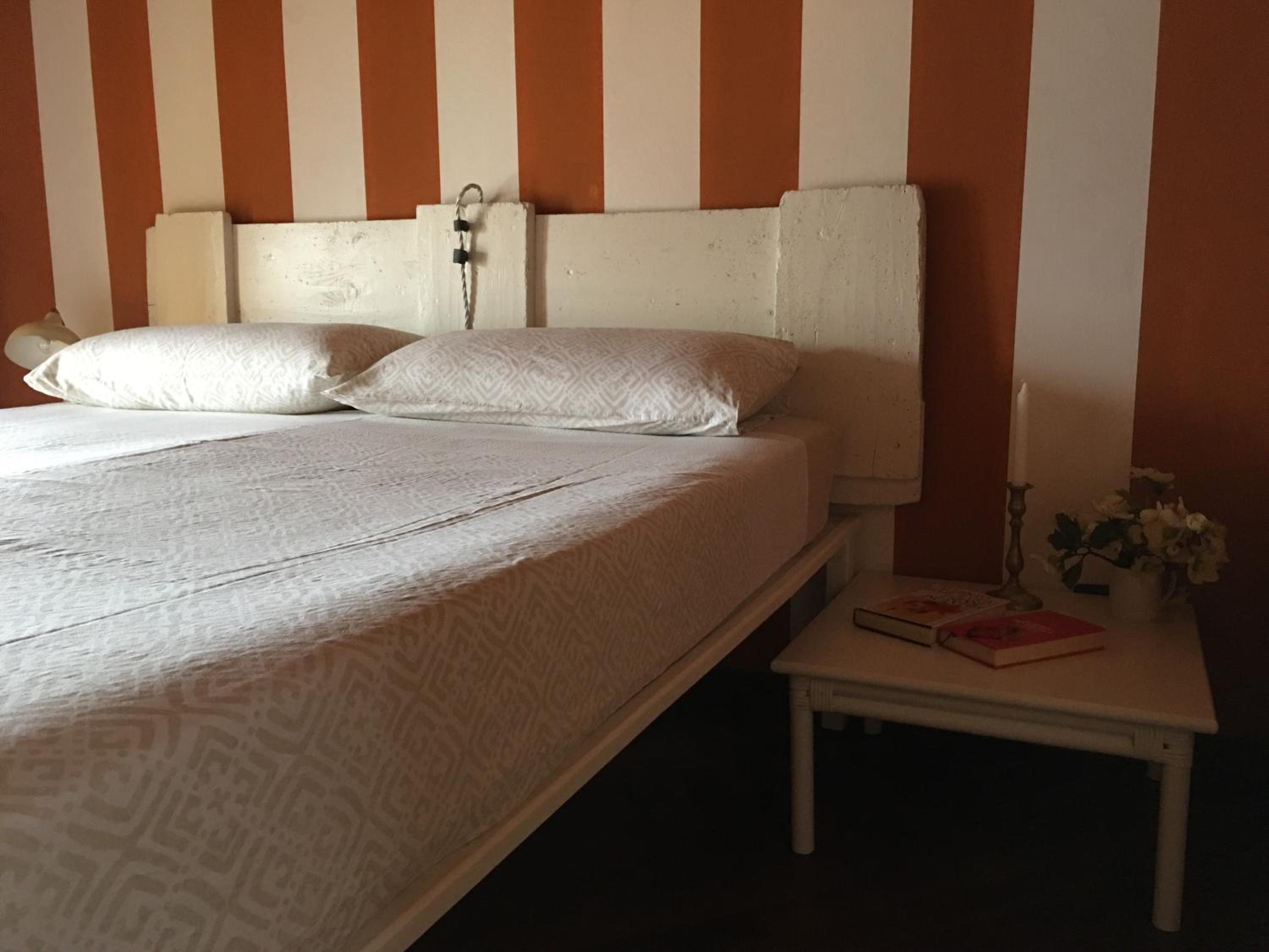 Two-Bedroom House - Photo 42