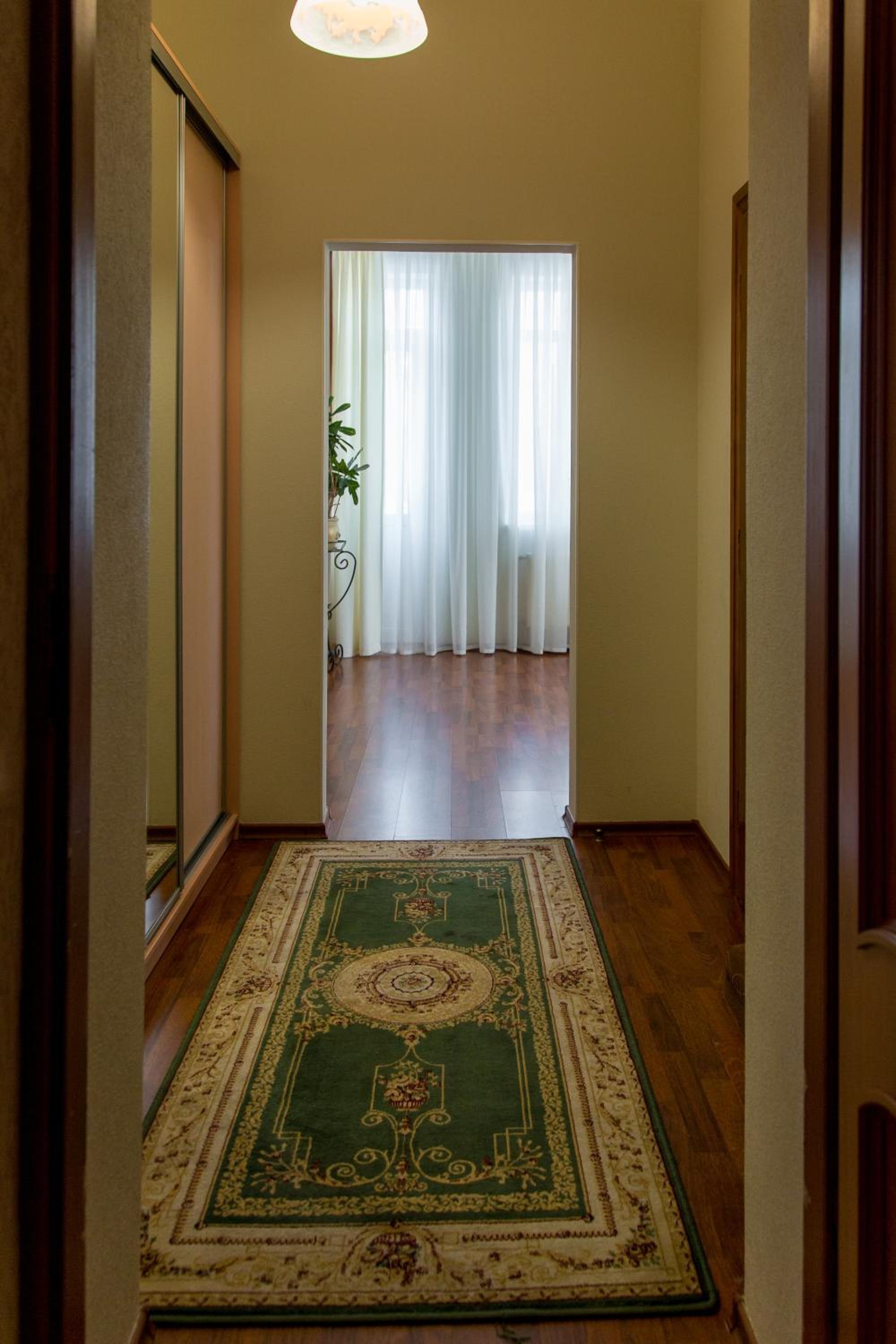 Apartment photo 1