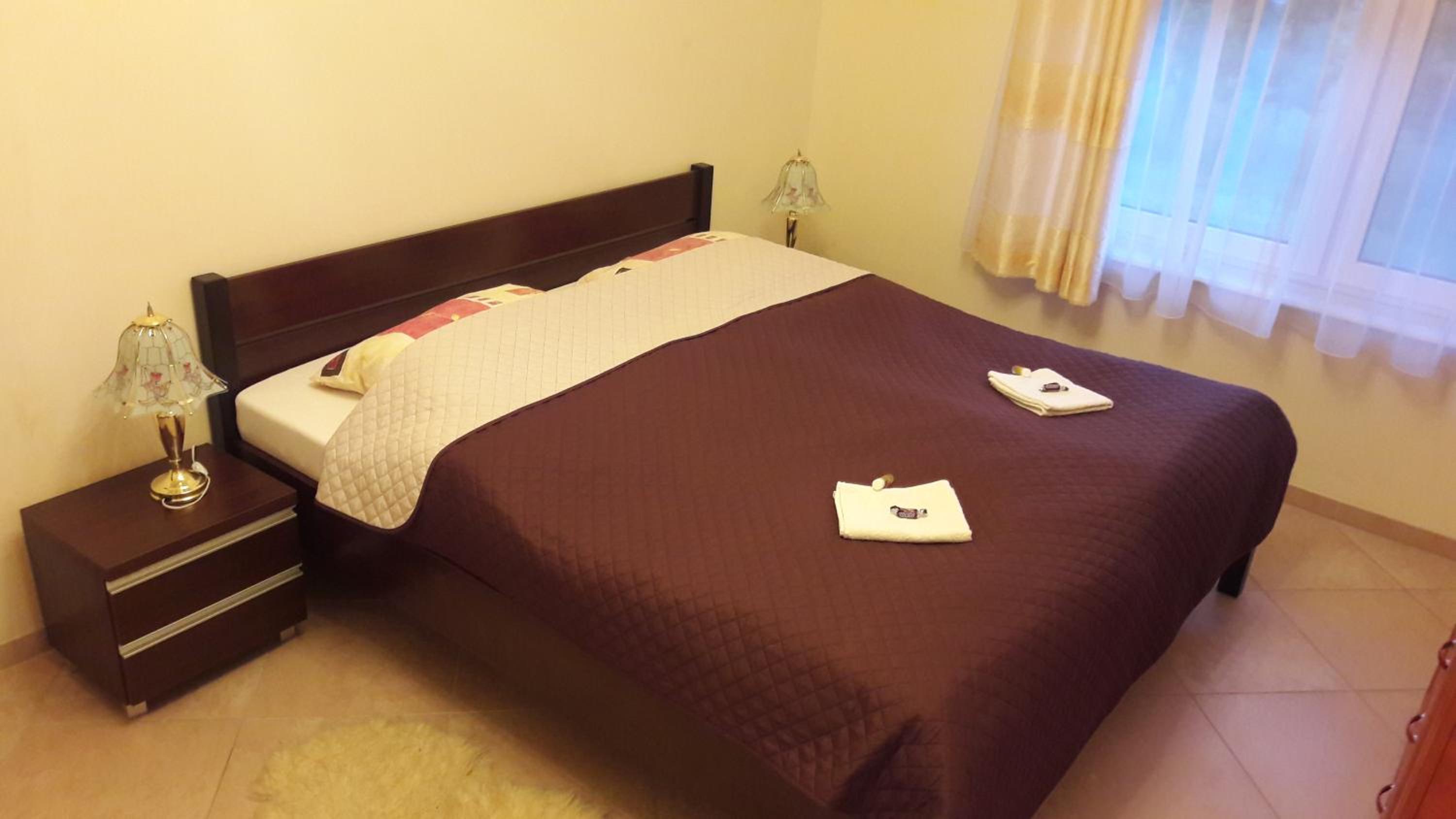 Deluxe Double Room with Bath - Photo 1