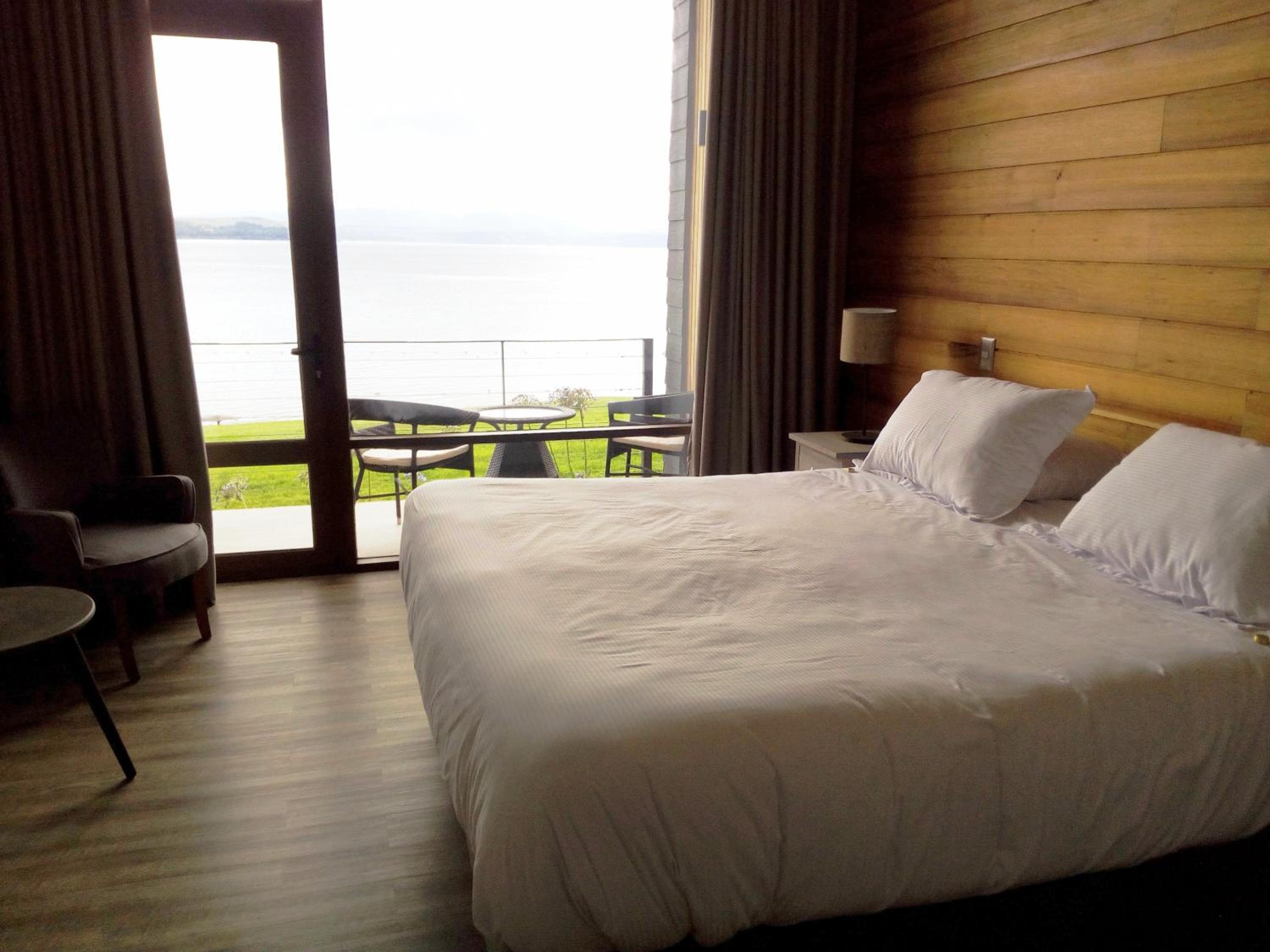 Suite with Lake View photo 2