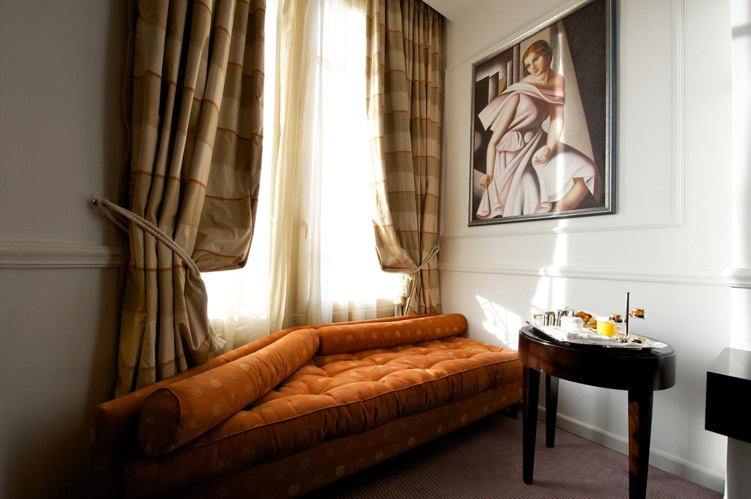 Executive Suite - Photo 5