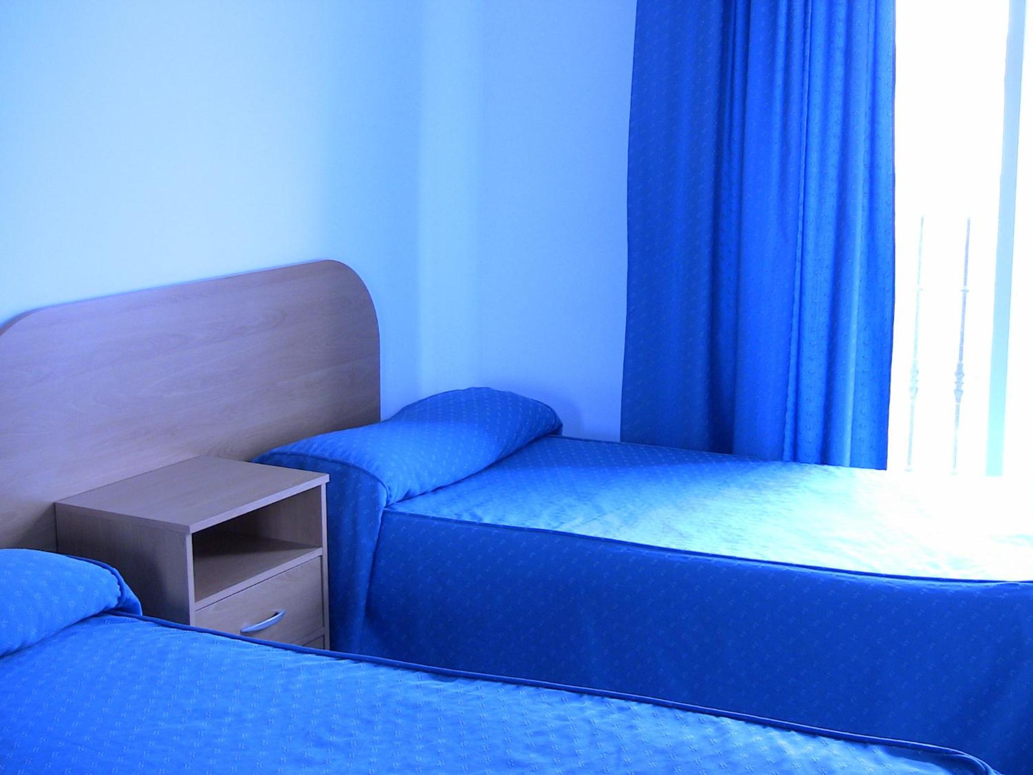 One-Bedroom Apartment (3 Adults) - Photo 7