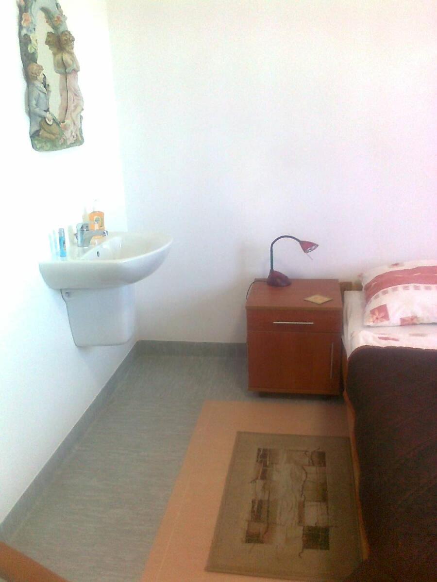 Quadruple Room with Private External Bathroom - Photo 3
