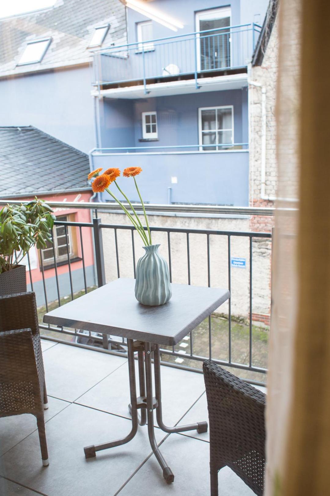 Apartment with Balcony photo 3