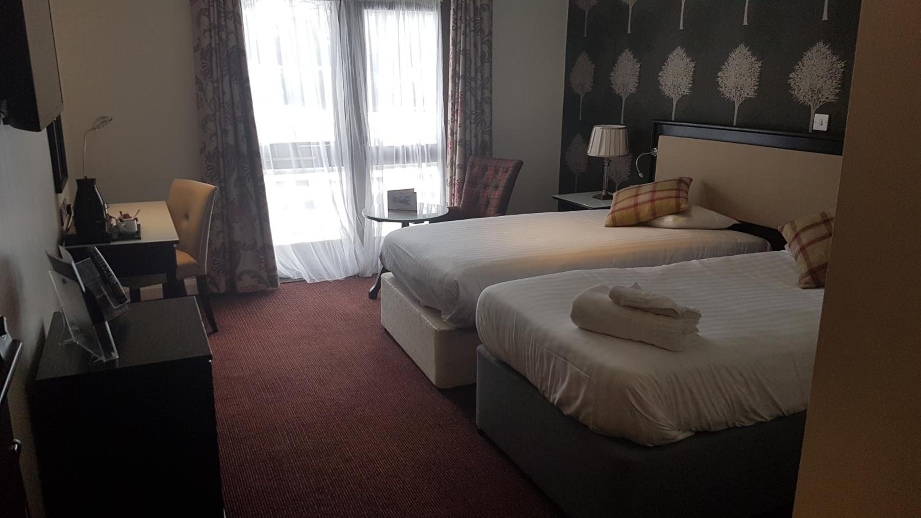 Twin Room - Disability Access - Photo 6