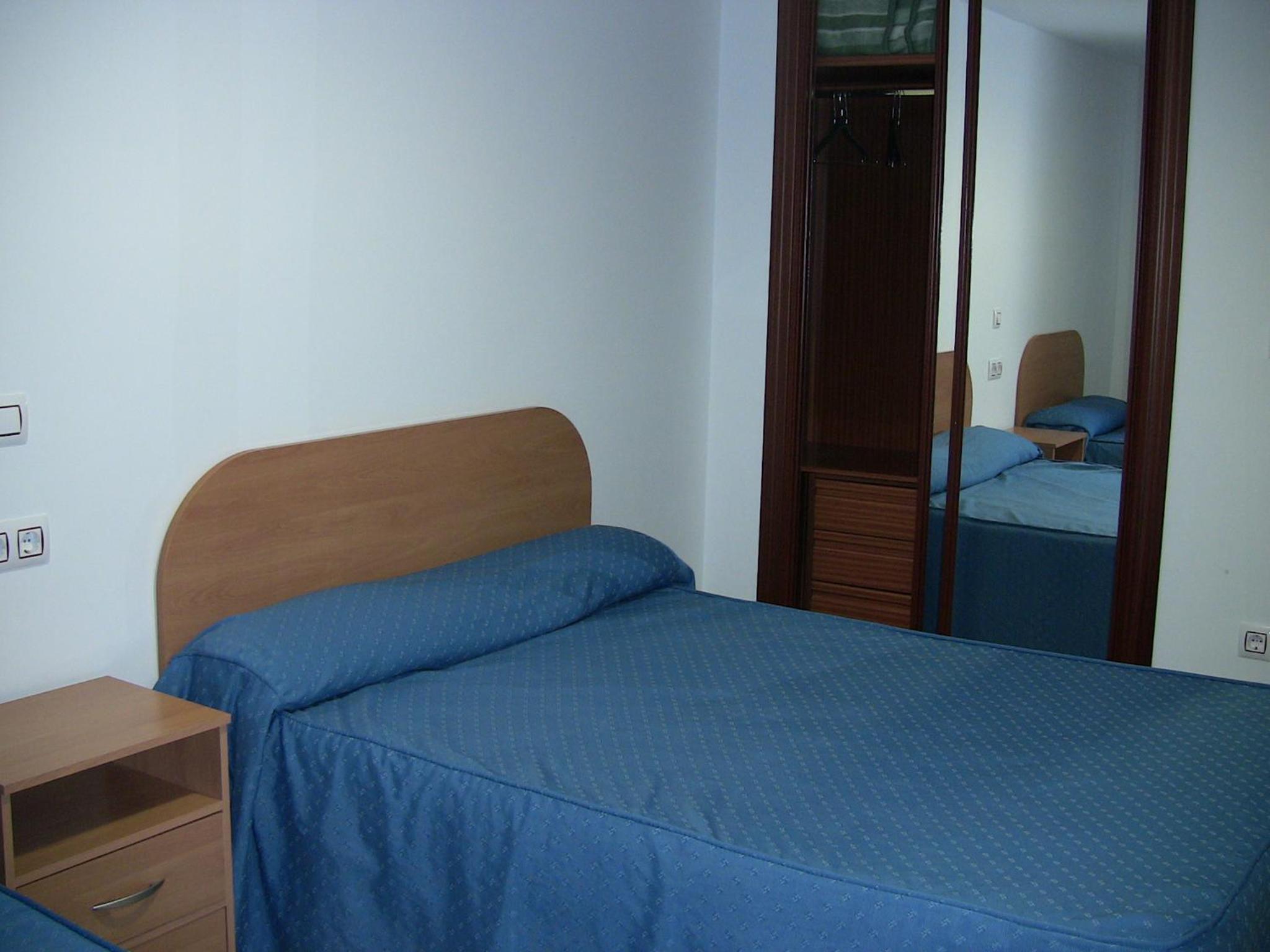 One-Bedroom Apartment (3 Adults) - Photo 9