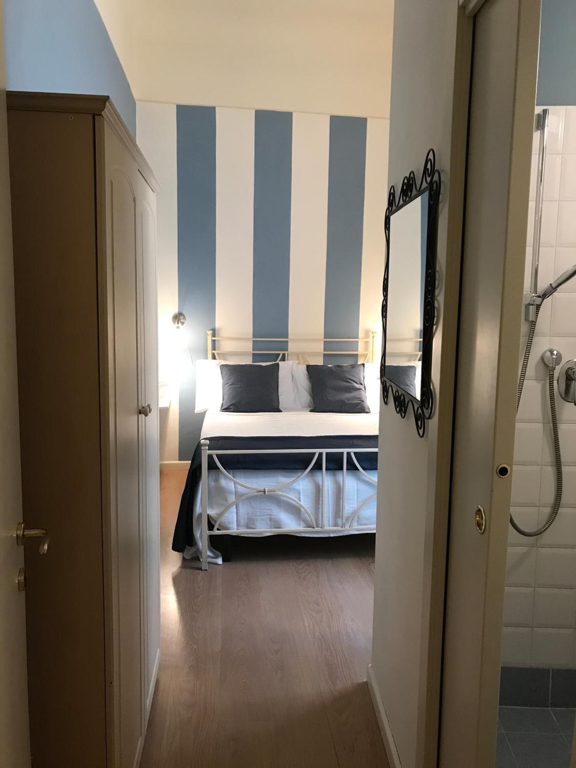 Small Double Room photo 3