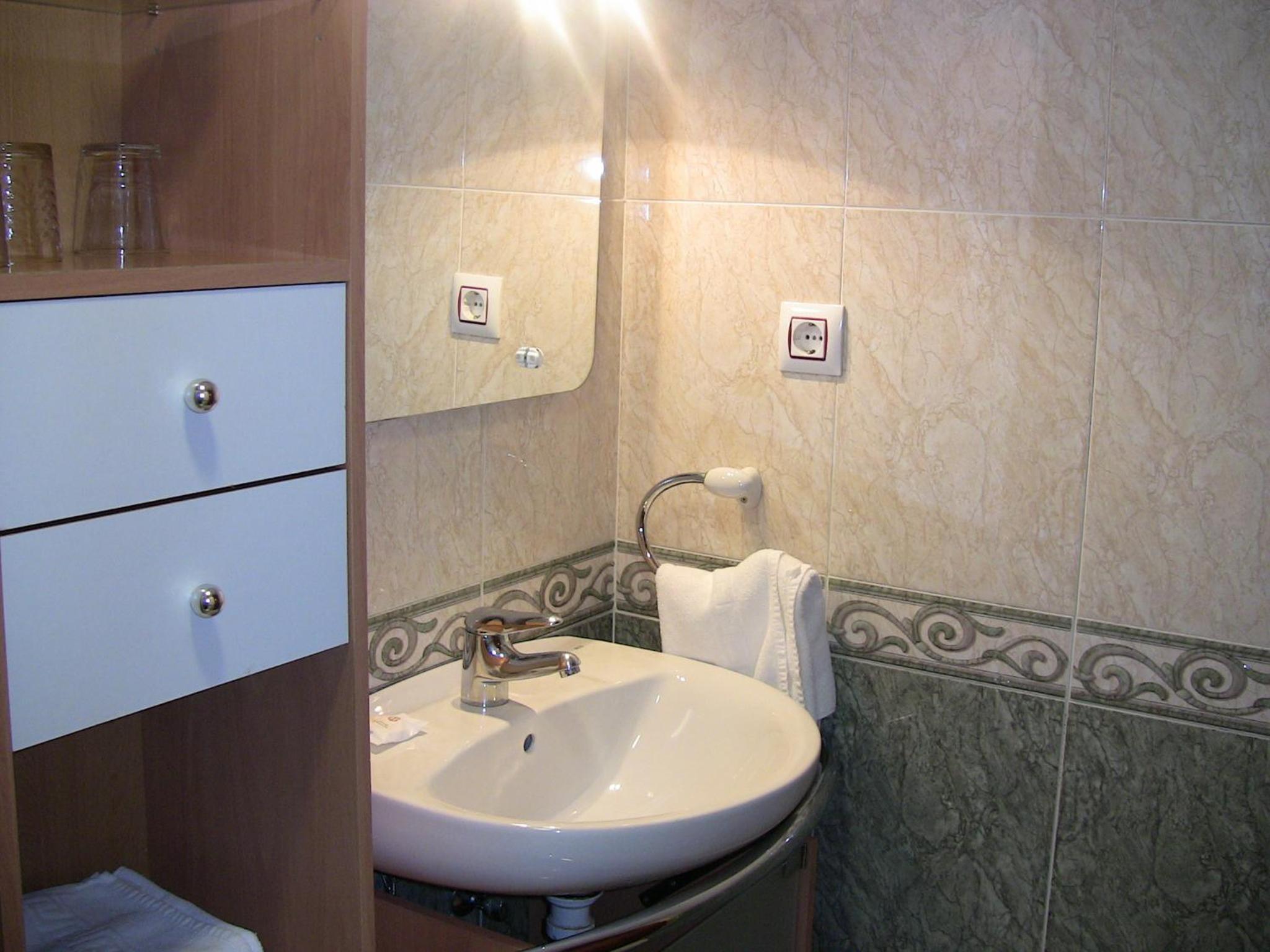 One-Bedroom Apartment (3 Adults) - Photo 21