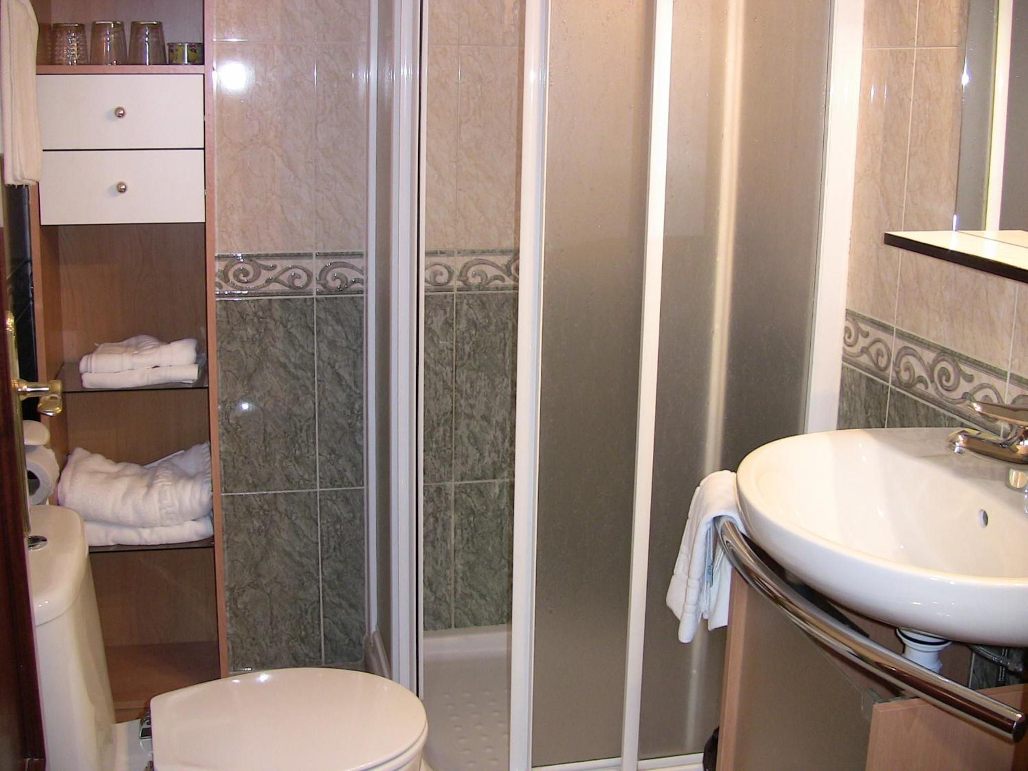 One-Bedroom Apartment (3 Adults) - Photo 3