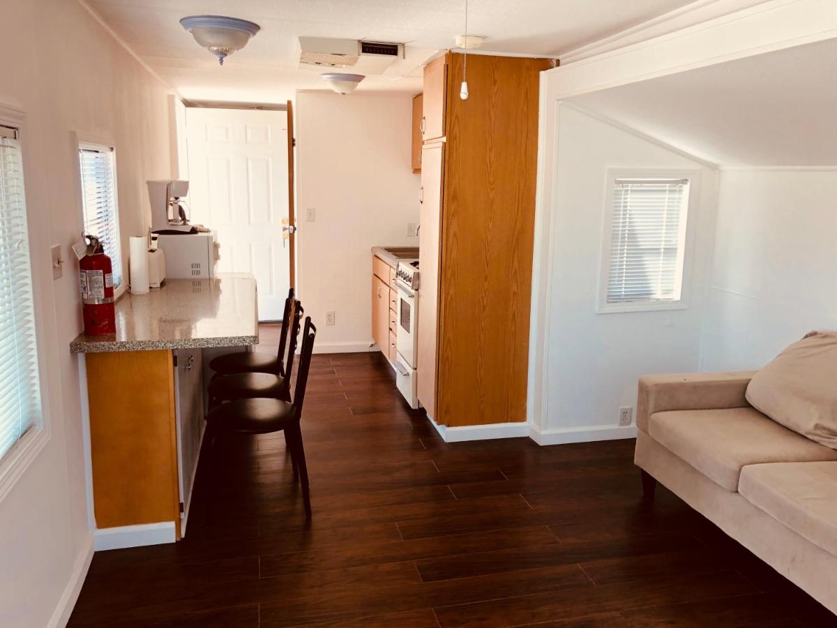 Mobile Home photo 3