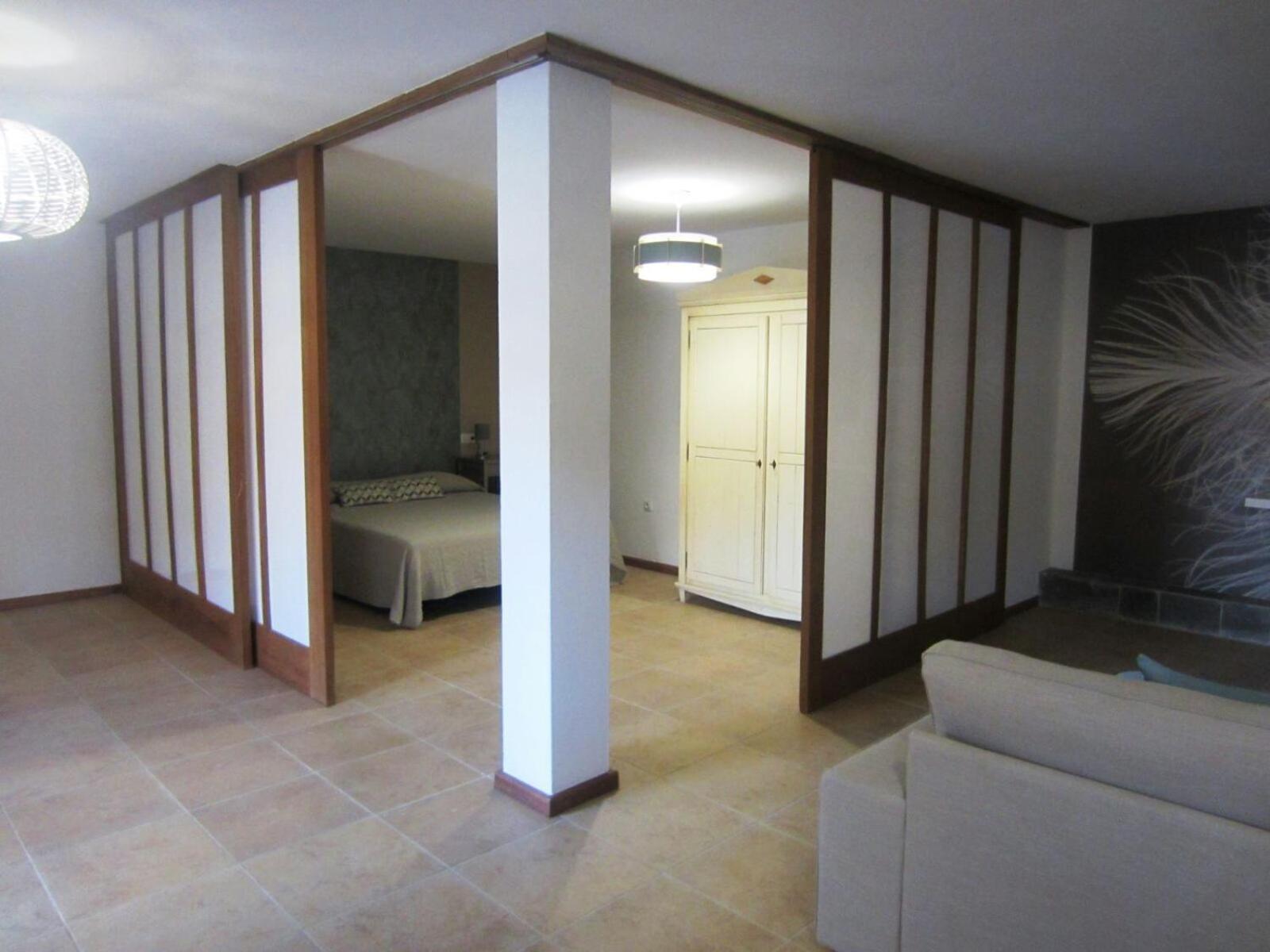 Queen Room photo 2
