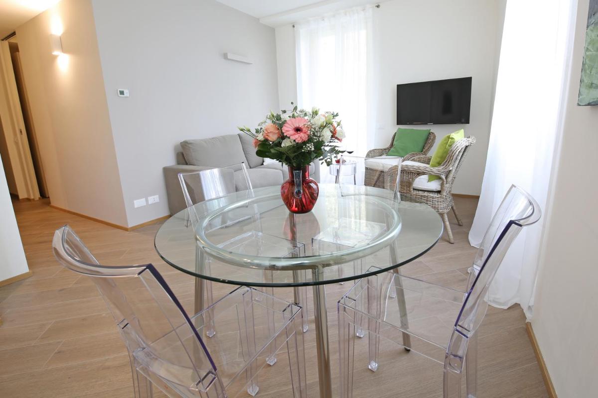 Apartment with Lake View - Photo 21