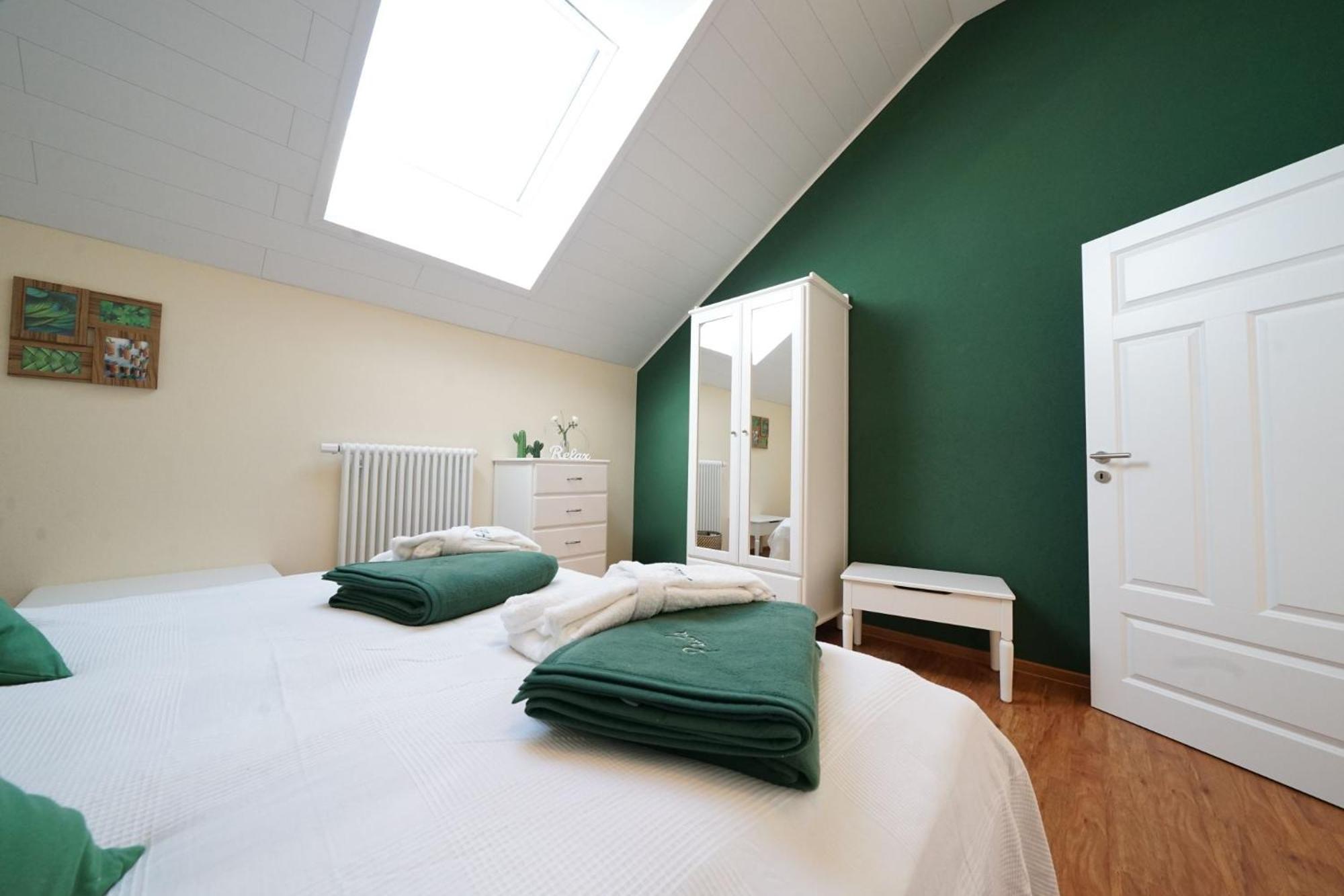 Studio Apartment - Photo 13