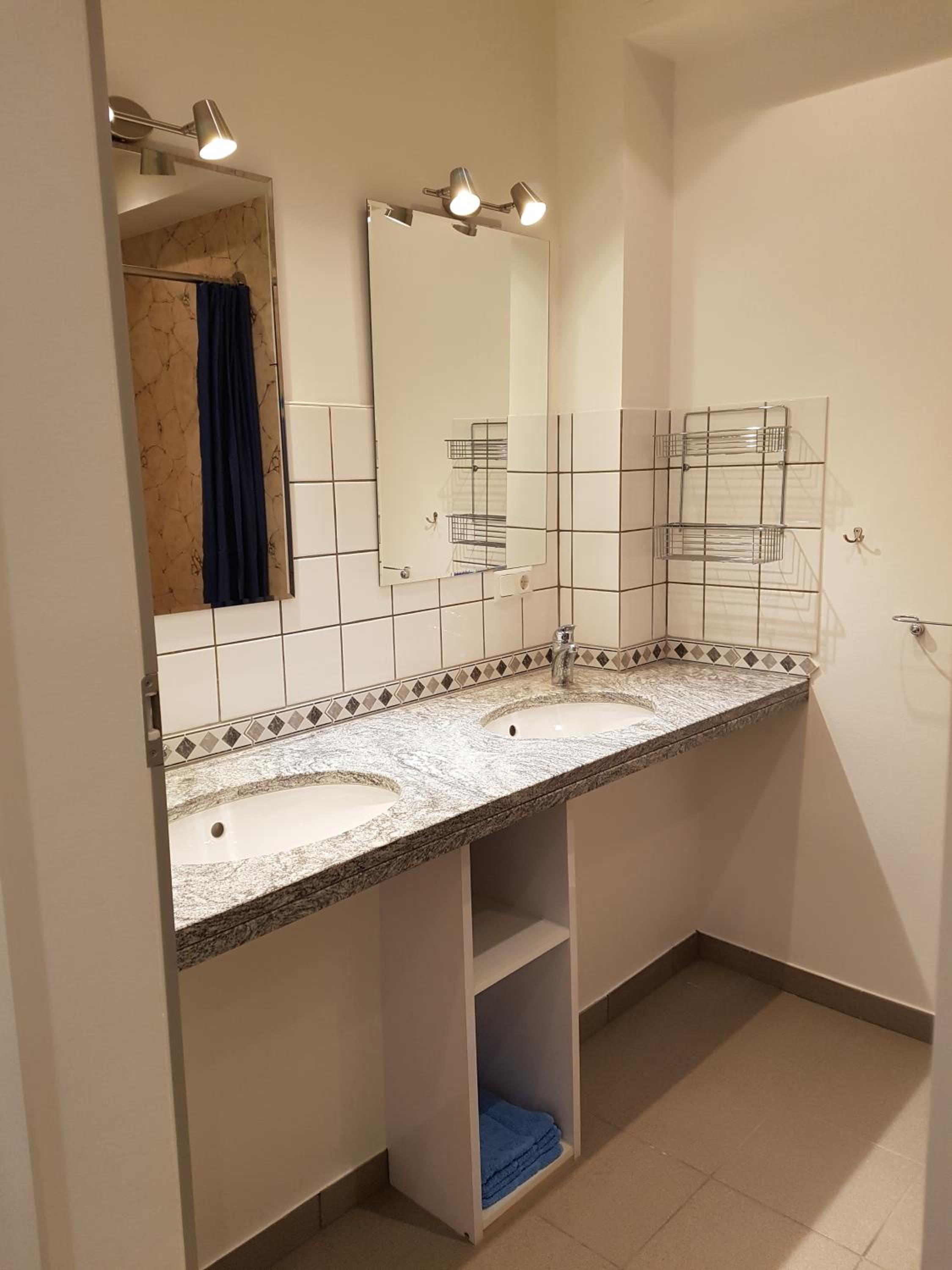Single Room with Shower photo 3