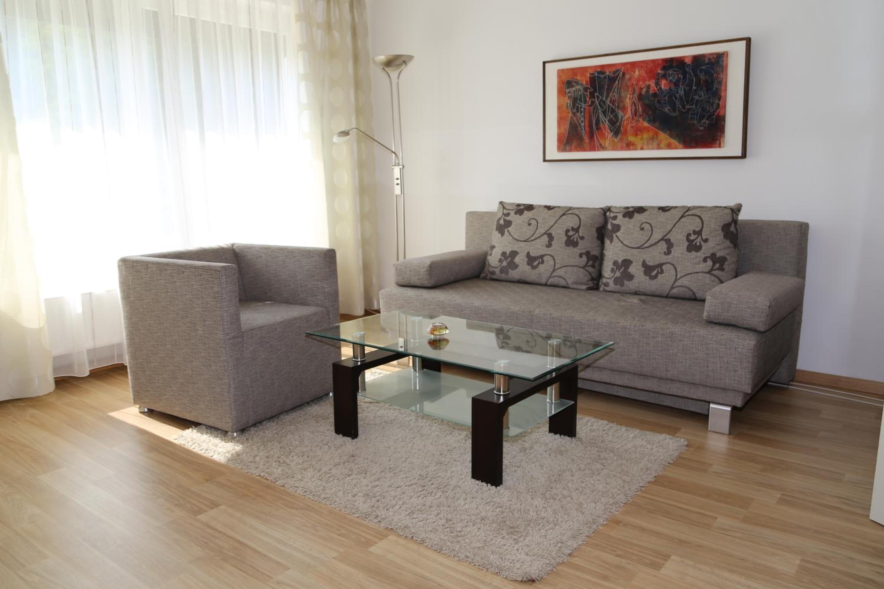 One-Bedroom Apartment photo 1