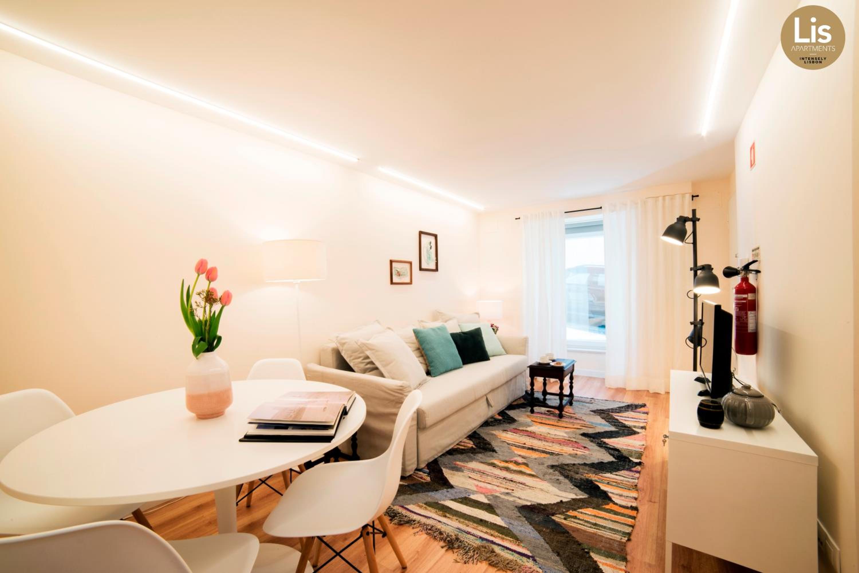 One-Bedroom Apartment with Patio photo 1