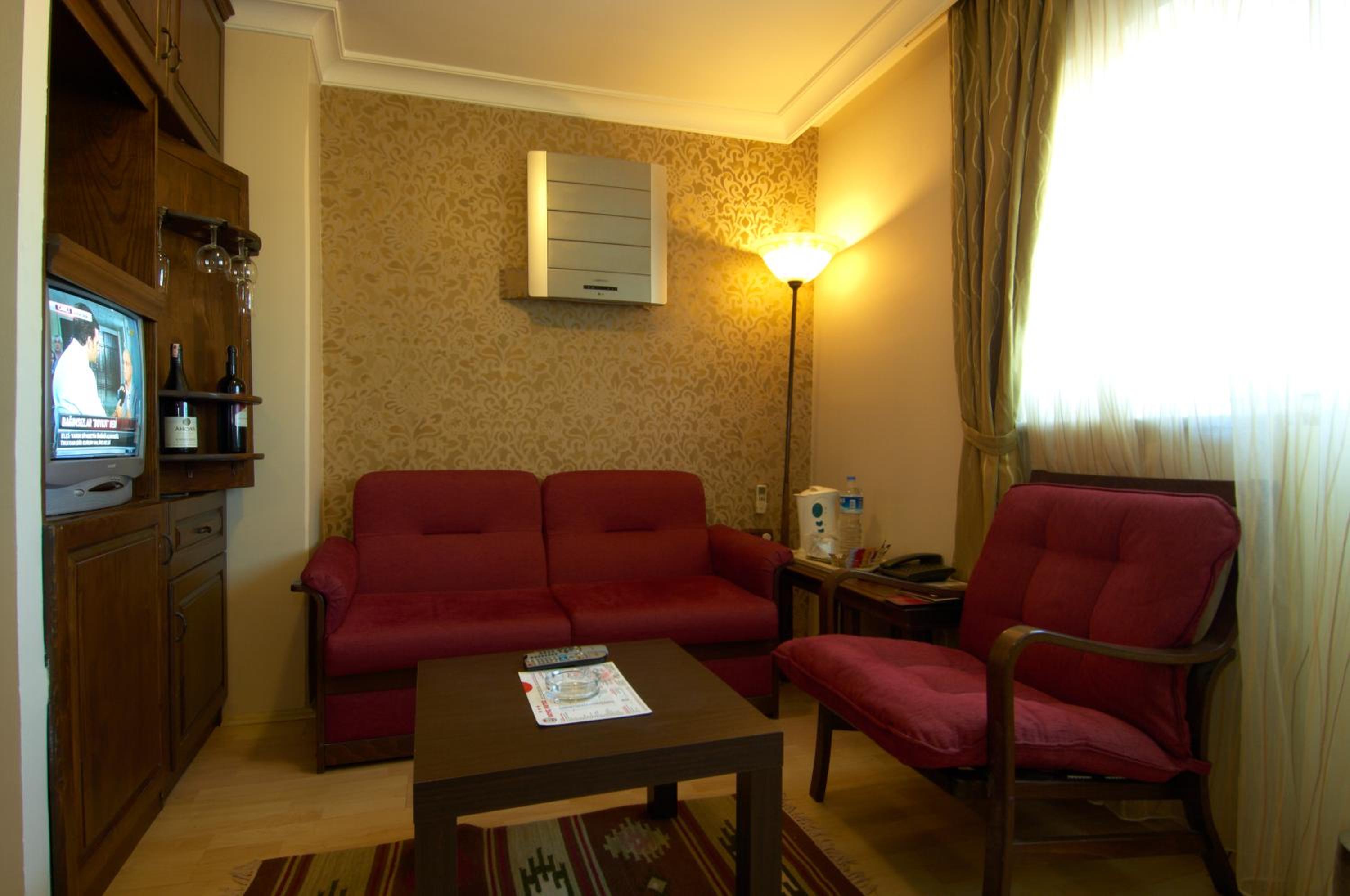 Suite - Photo 2