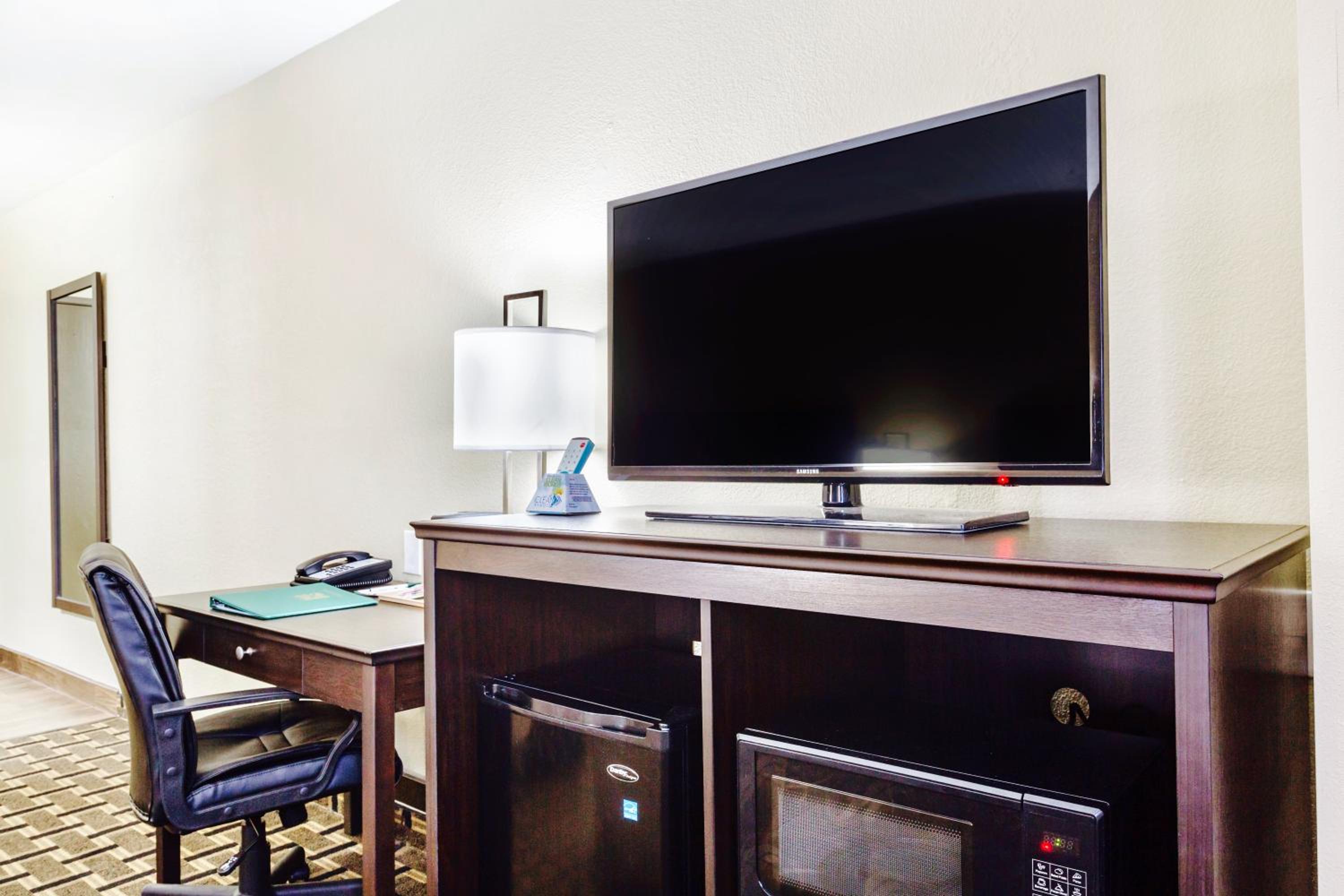 Queen Room - Photo 6