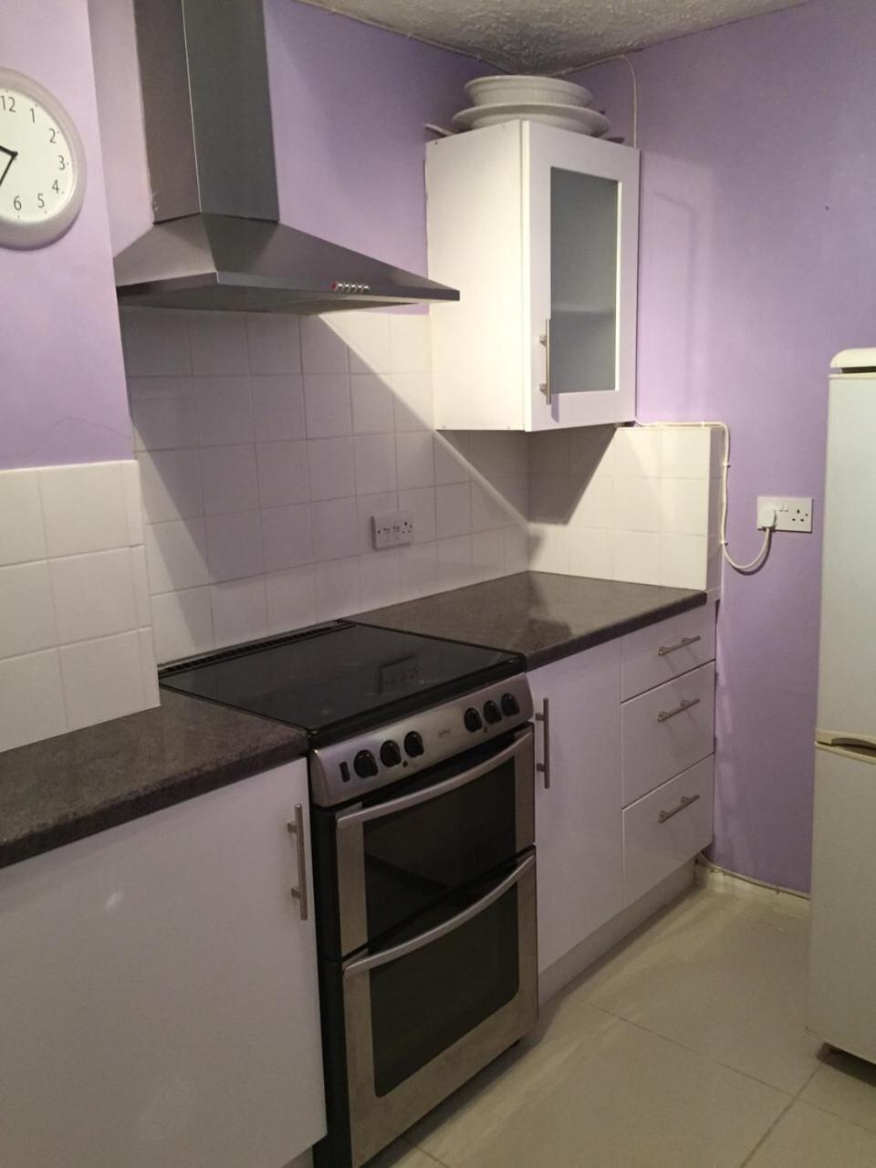 Two-Bedroom House - Photo 33