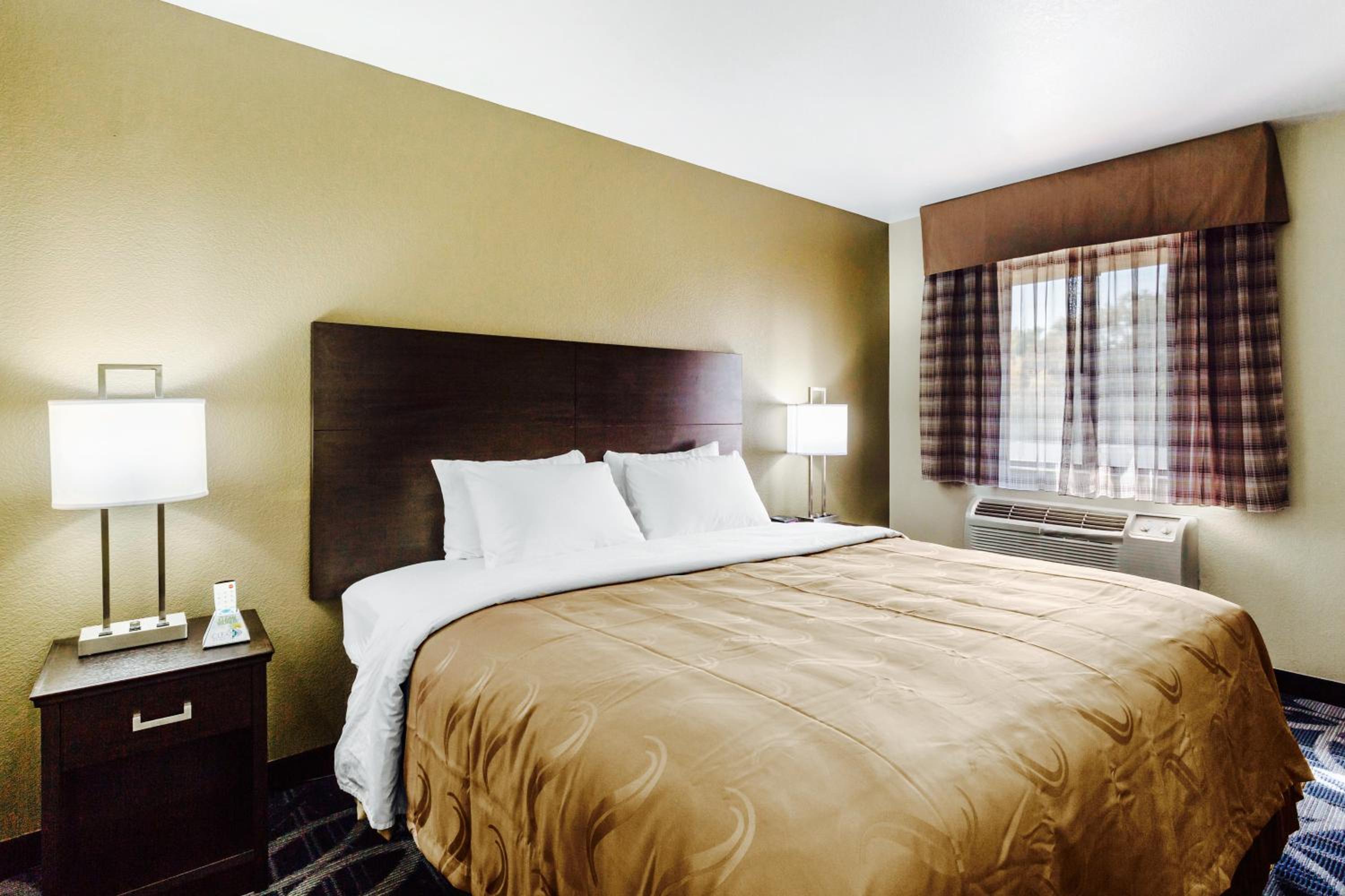 Queen Room - Photo 1