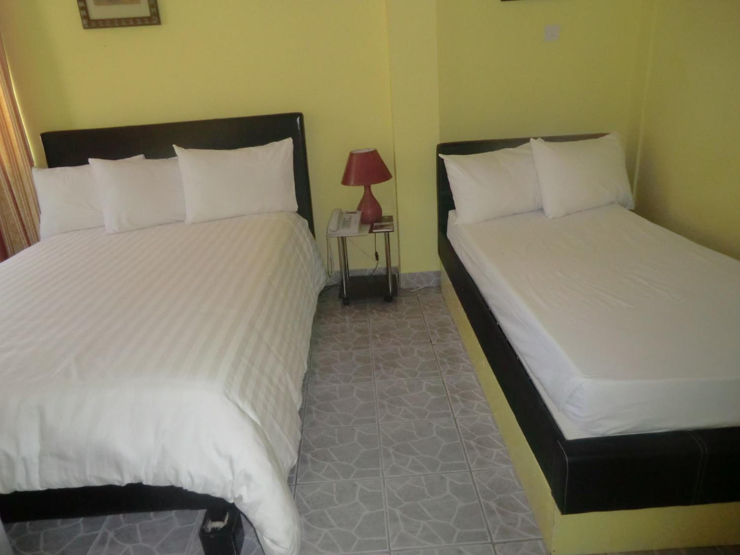 Standard Queen Room