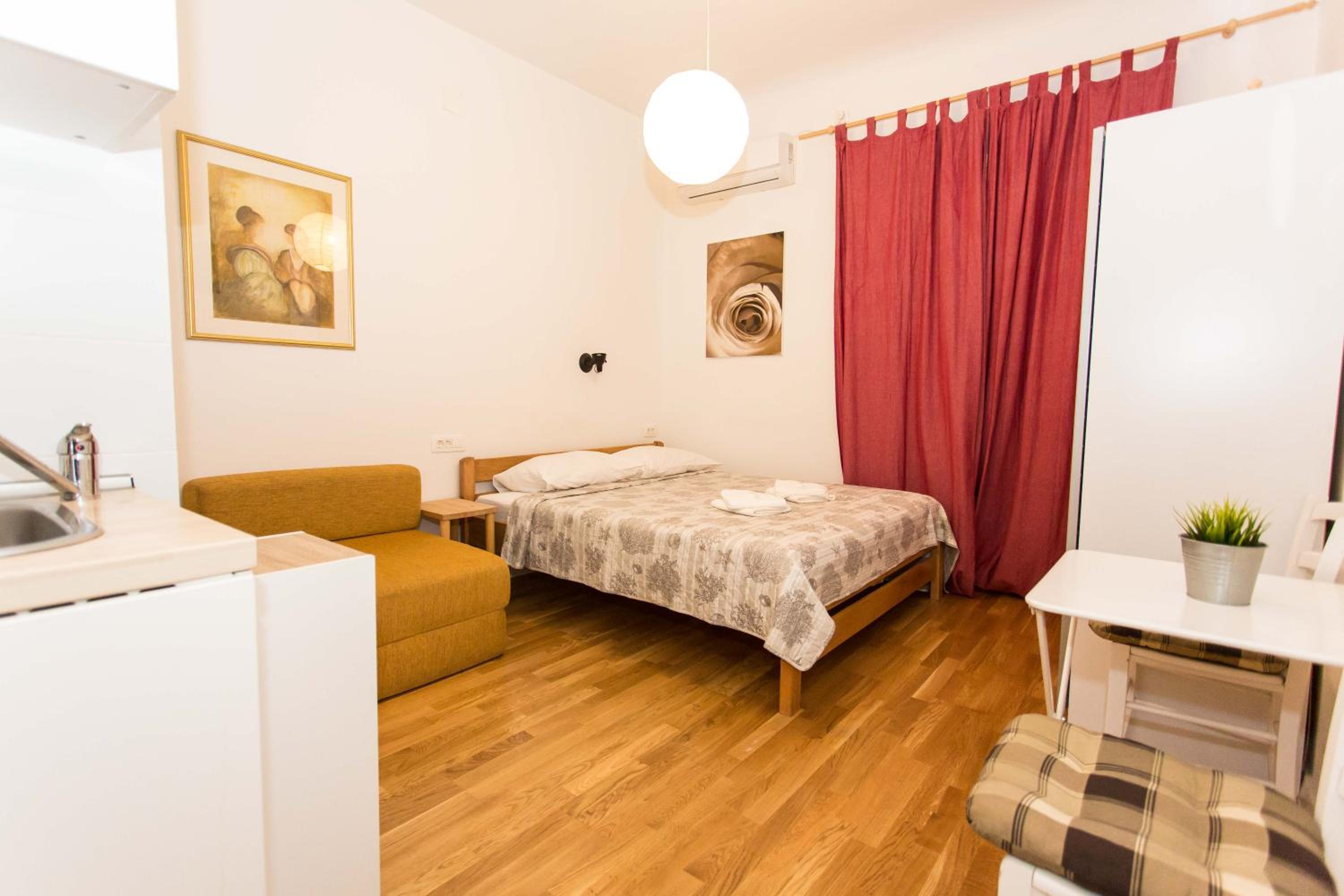 Studio Apartment