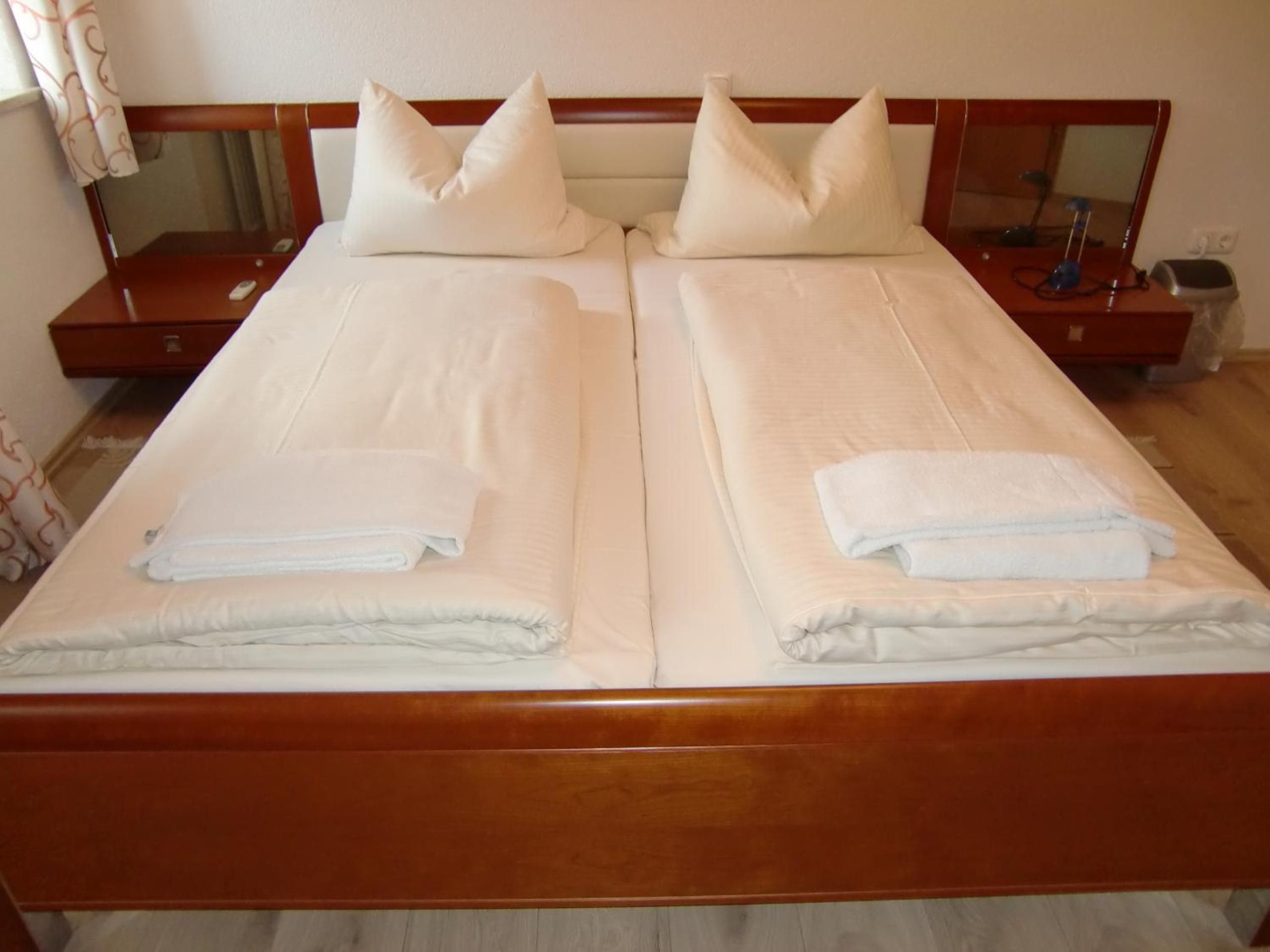 Double Room with Spa Bath photo 1