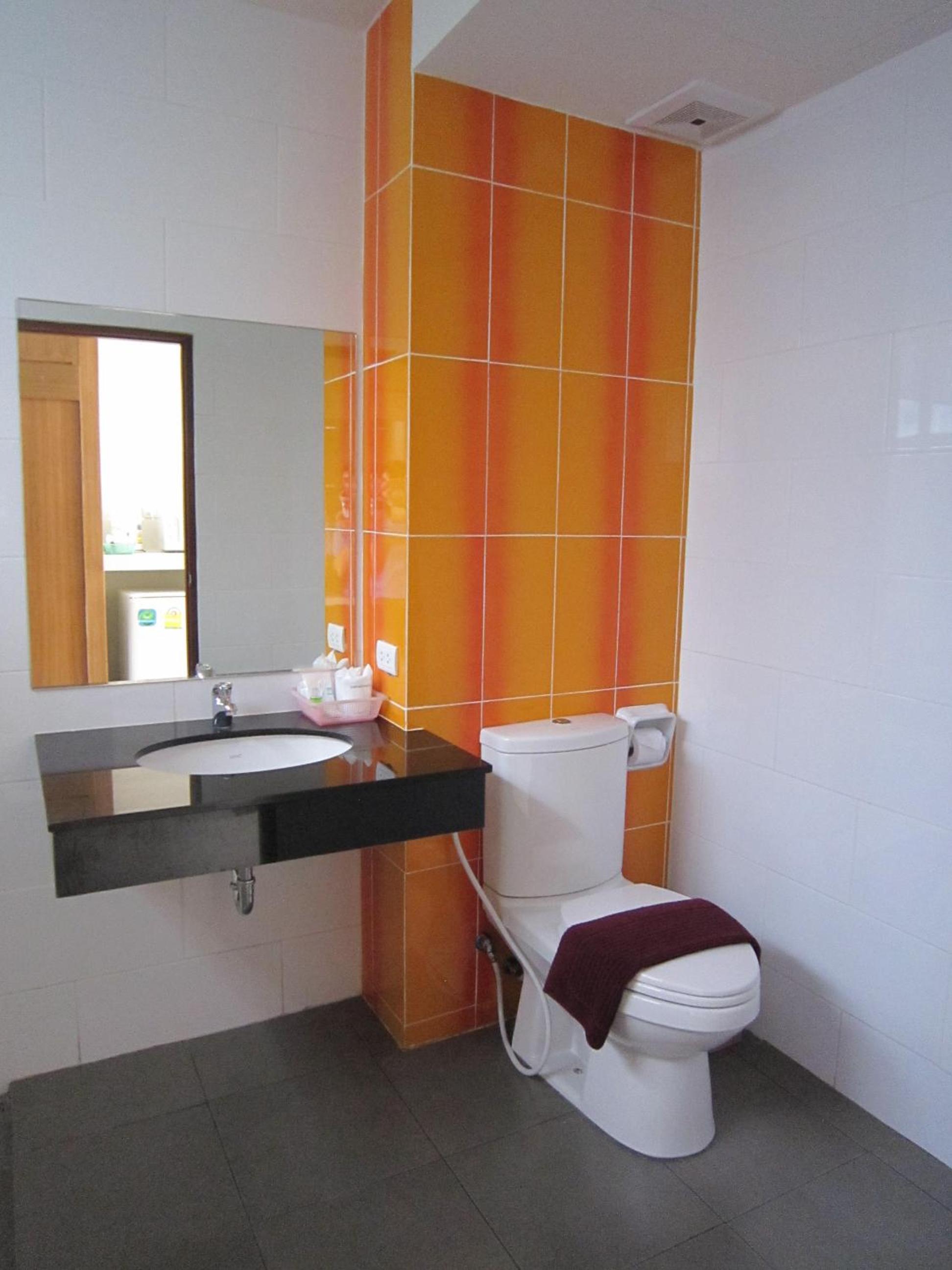 Standard Double Room with Pool View - Photo 9