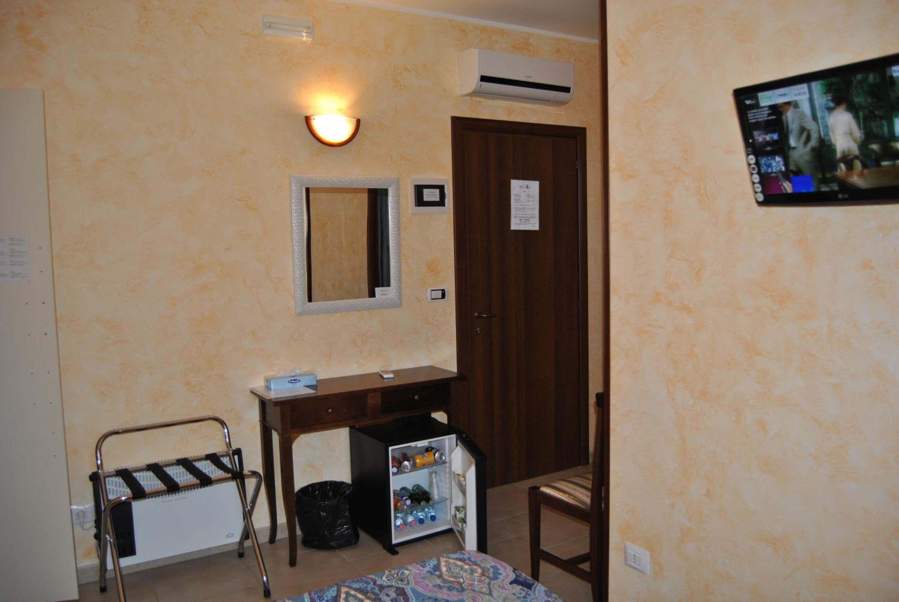 Quadruple Room - Photo 5